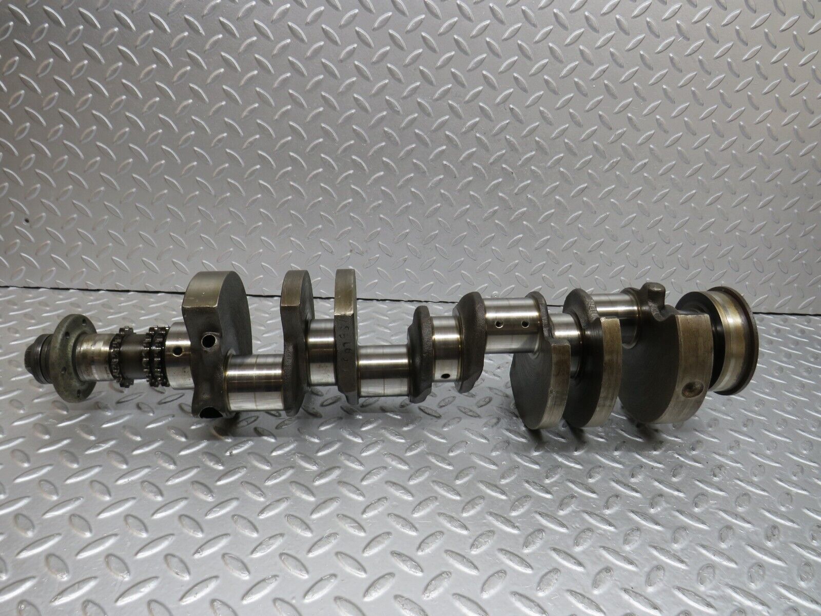 37668 Mercedes-Benz W109 300SEL Crankshaft 1160311001