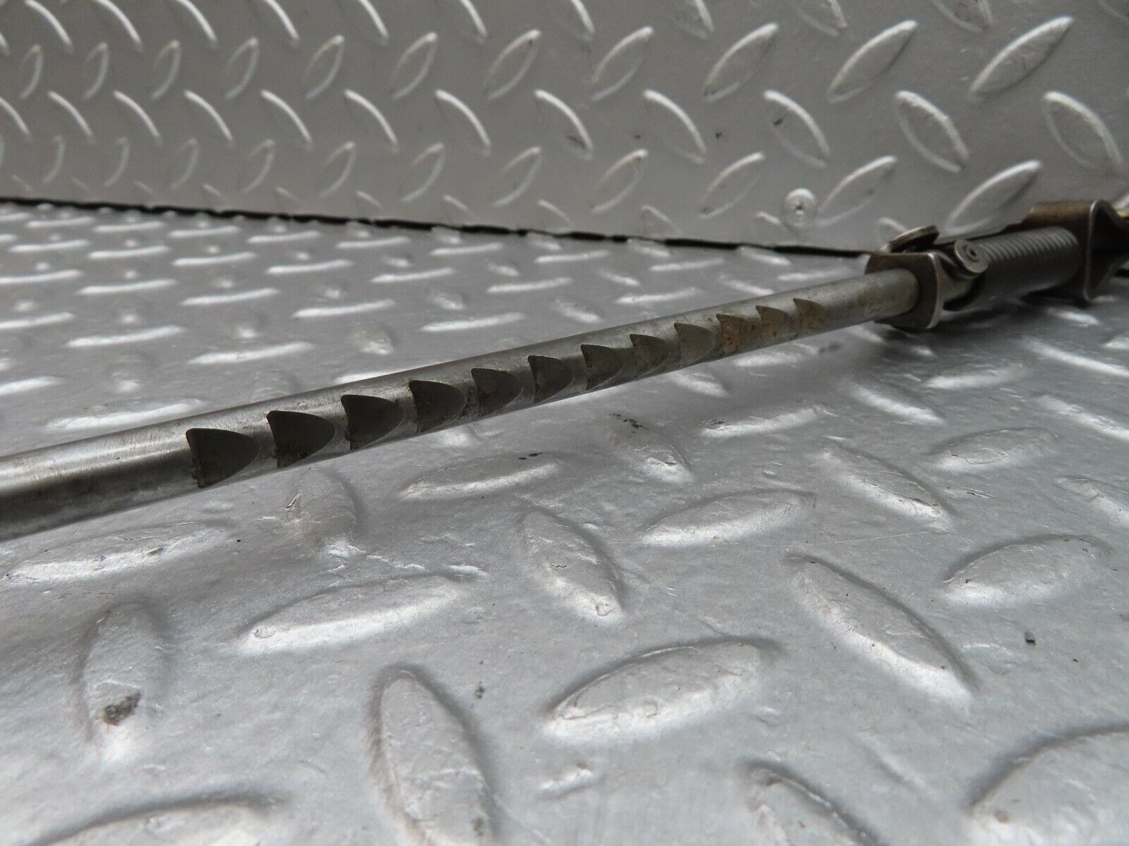 18144 Mercedes-Benz W123 200 Handbrake Regulator