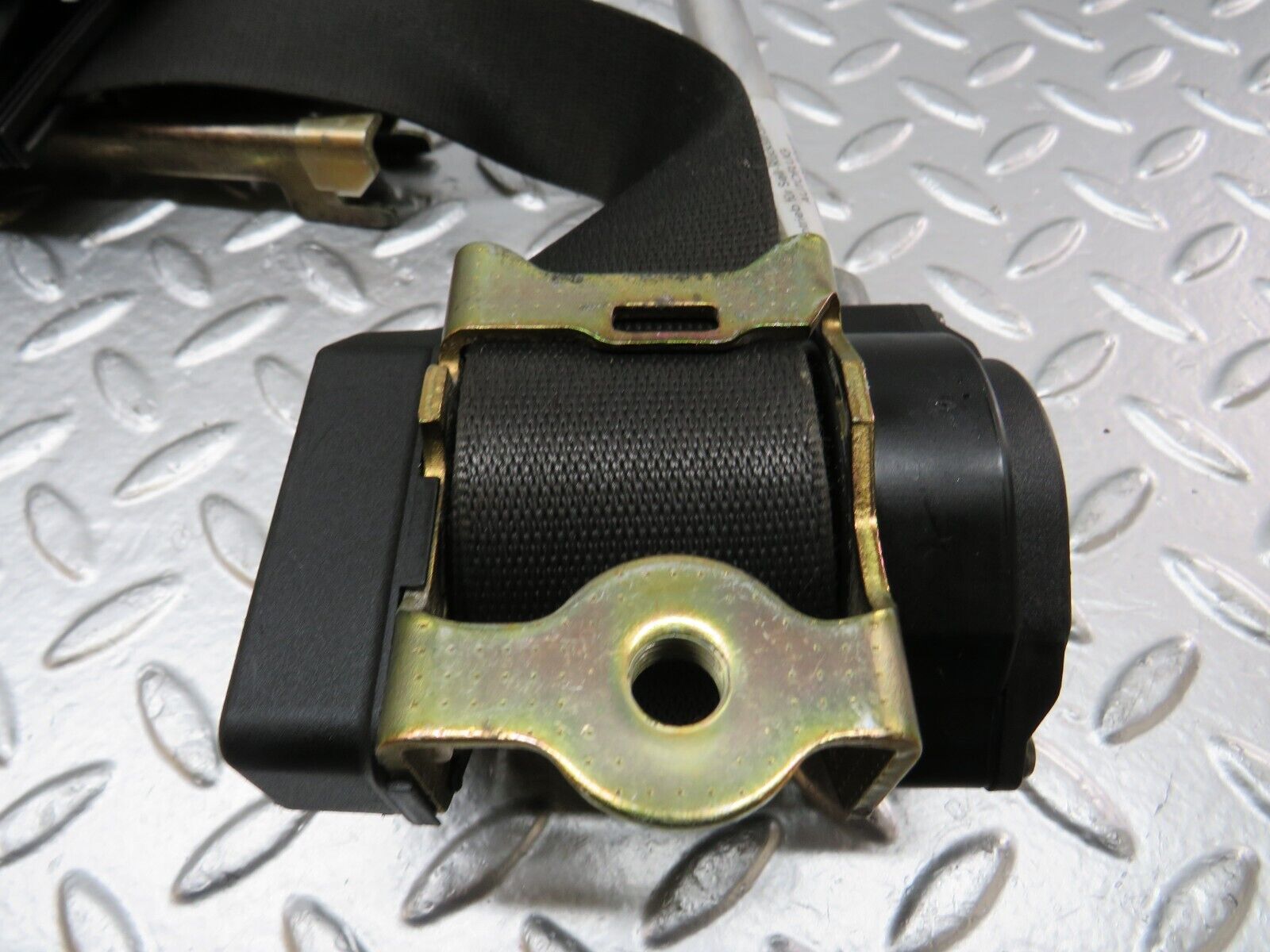 25176 Mercedes-Benz W201 190D Front Left Seat Belt With Buckle 2018606785