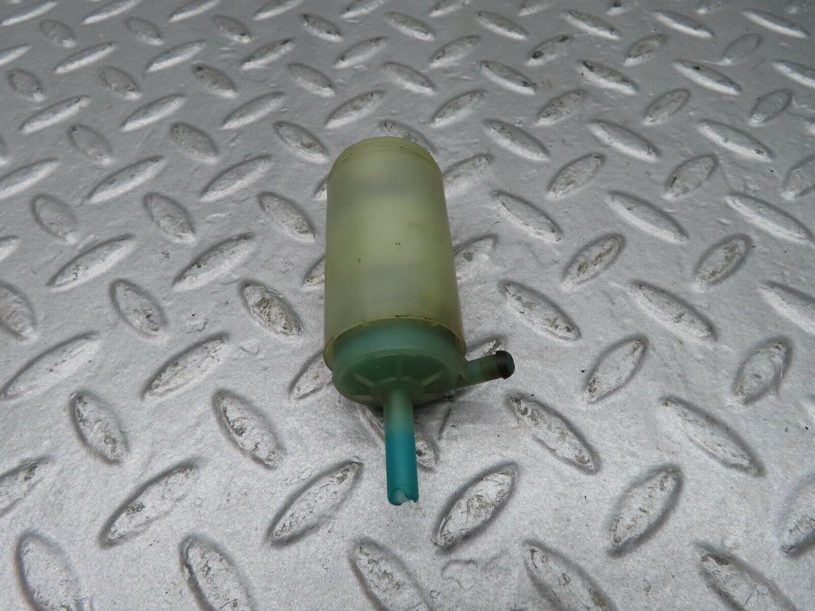 16179 Mercedes-Benz W124 260E Windscreen Washer Pump