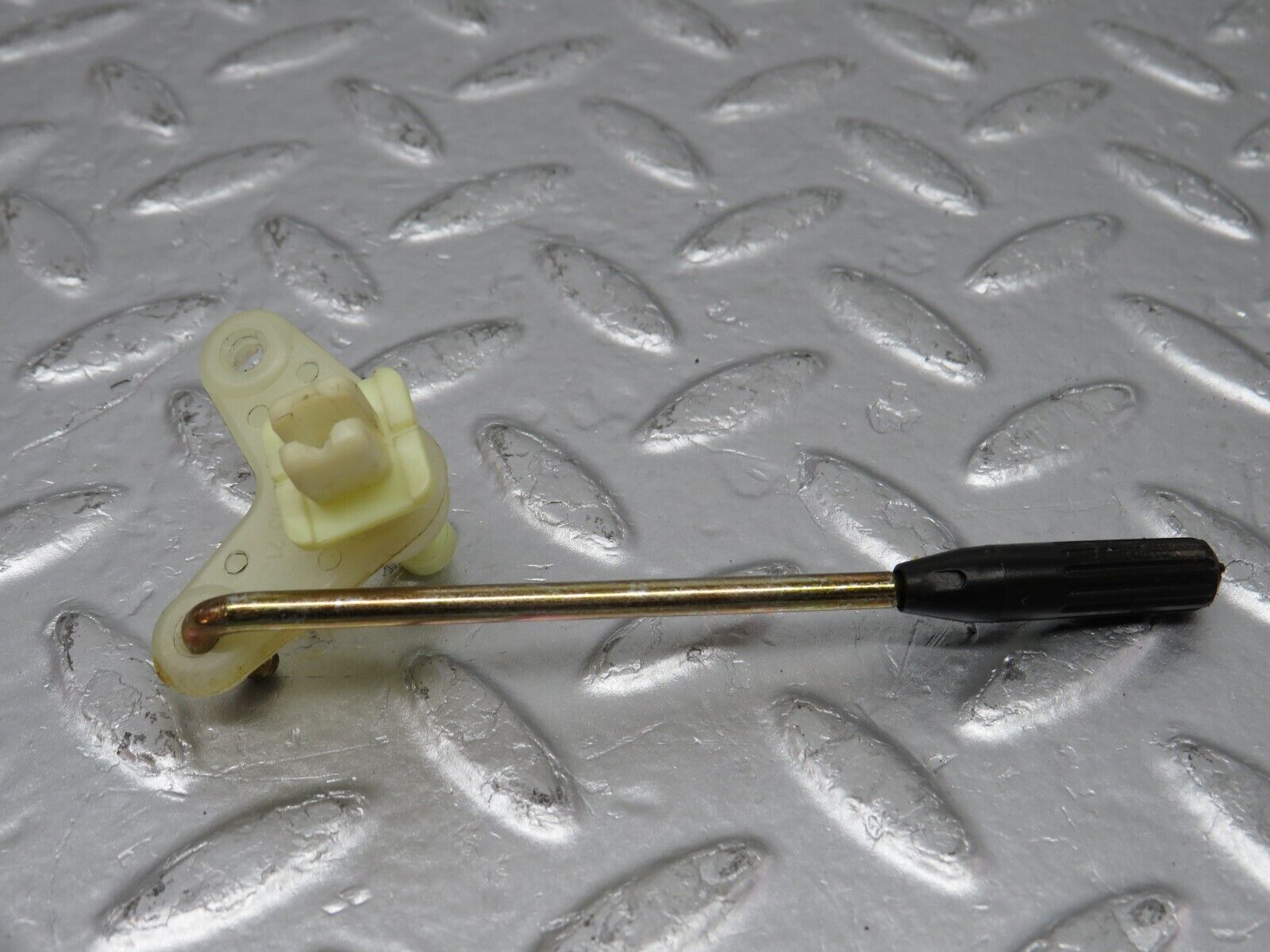 33337 Mercedes-Benz W202 C180 Rear Door Lock Knob Pair