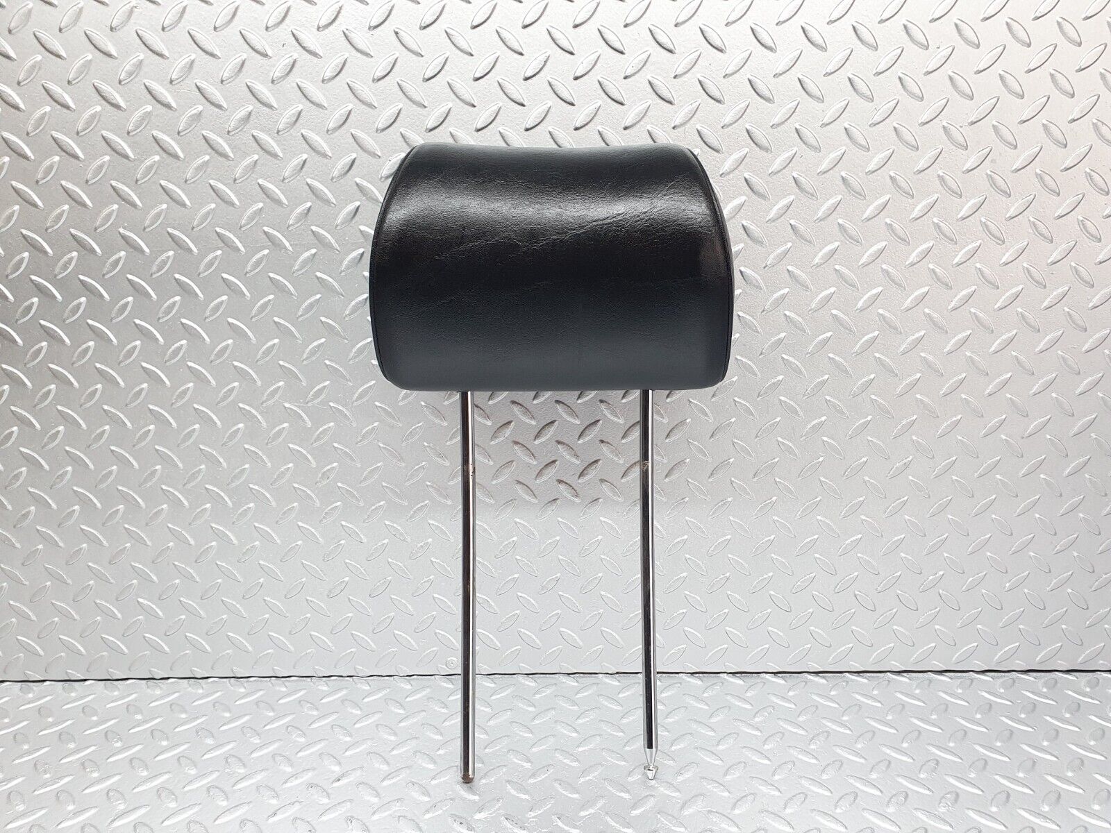 40784 Mercedes-Benz W123 300D Front Seat Headrest Leather Black