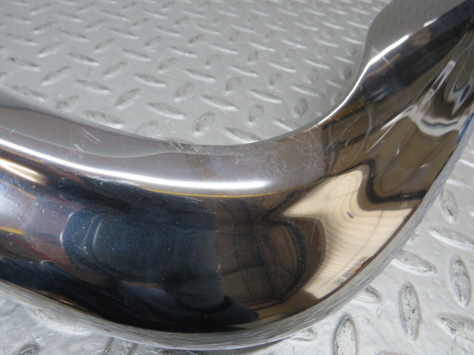 37670 Mercedes-Benz W109 300SEL Front Right Upper Bumper Corner