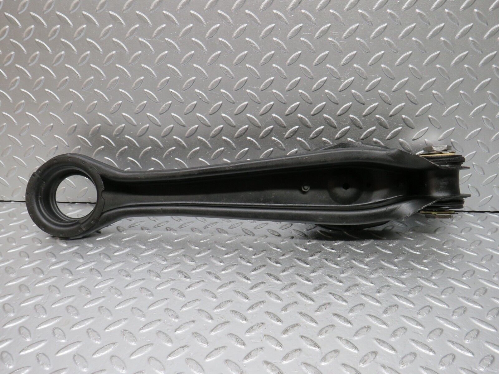 0392 Mercedes-Benz W108 280SE Rear Axle Spring Coil Mount