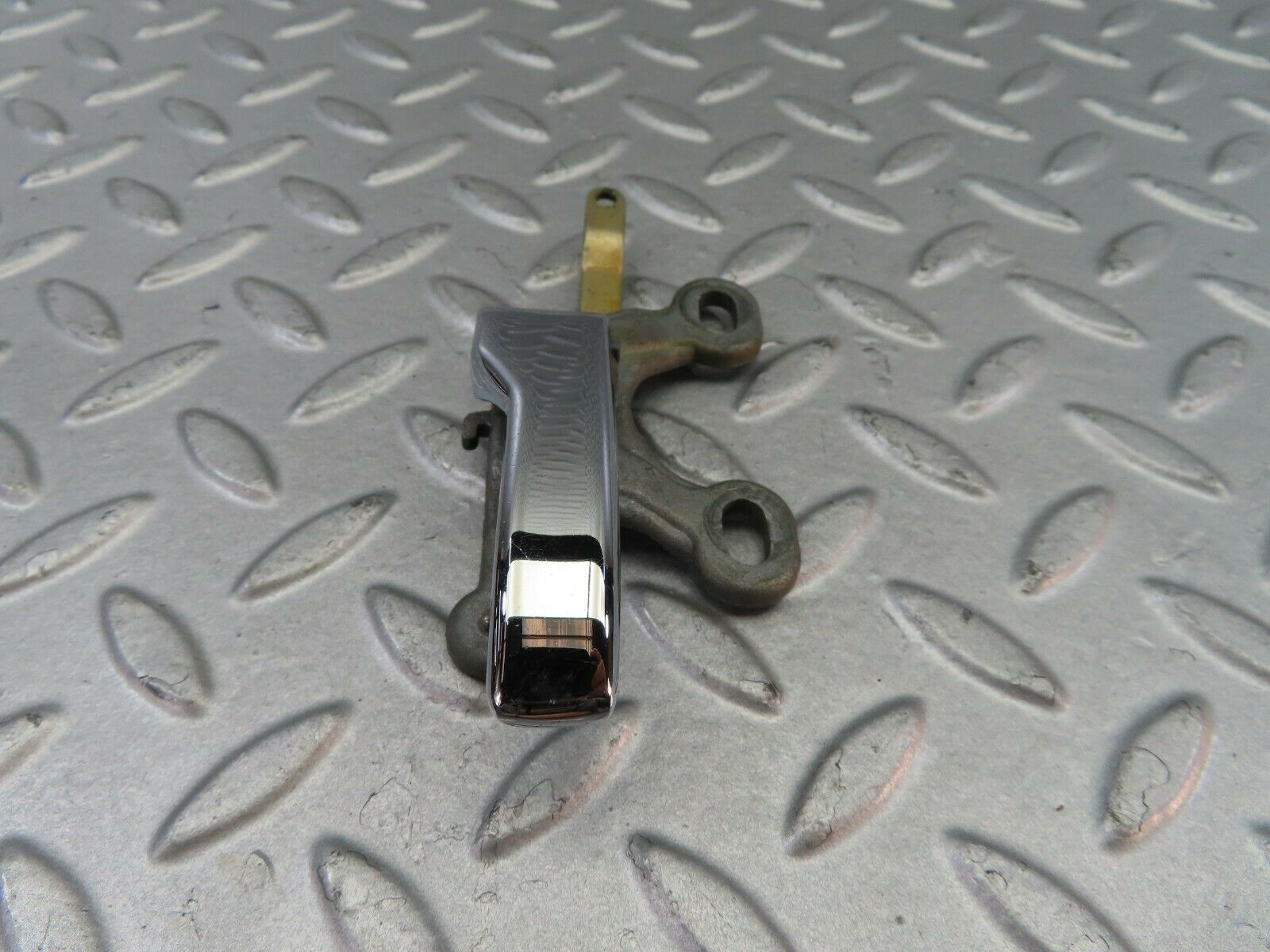 7588 Mercedes-Benz S123 230TE Wagon Right Interior Door Handle