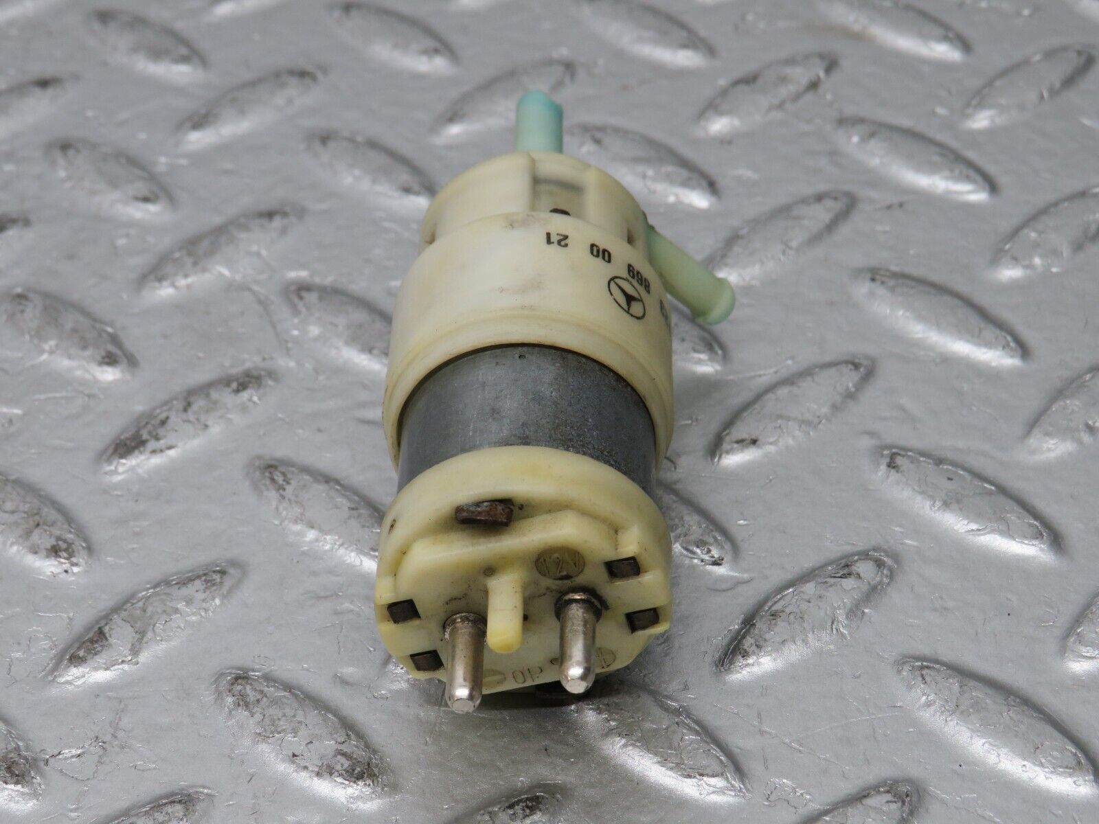 32046 Mercedes-Benz W123 230E Windscreen Washer Pump 1238690021