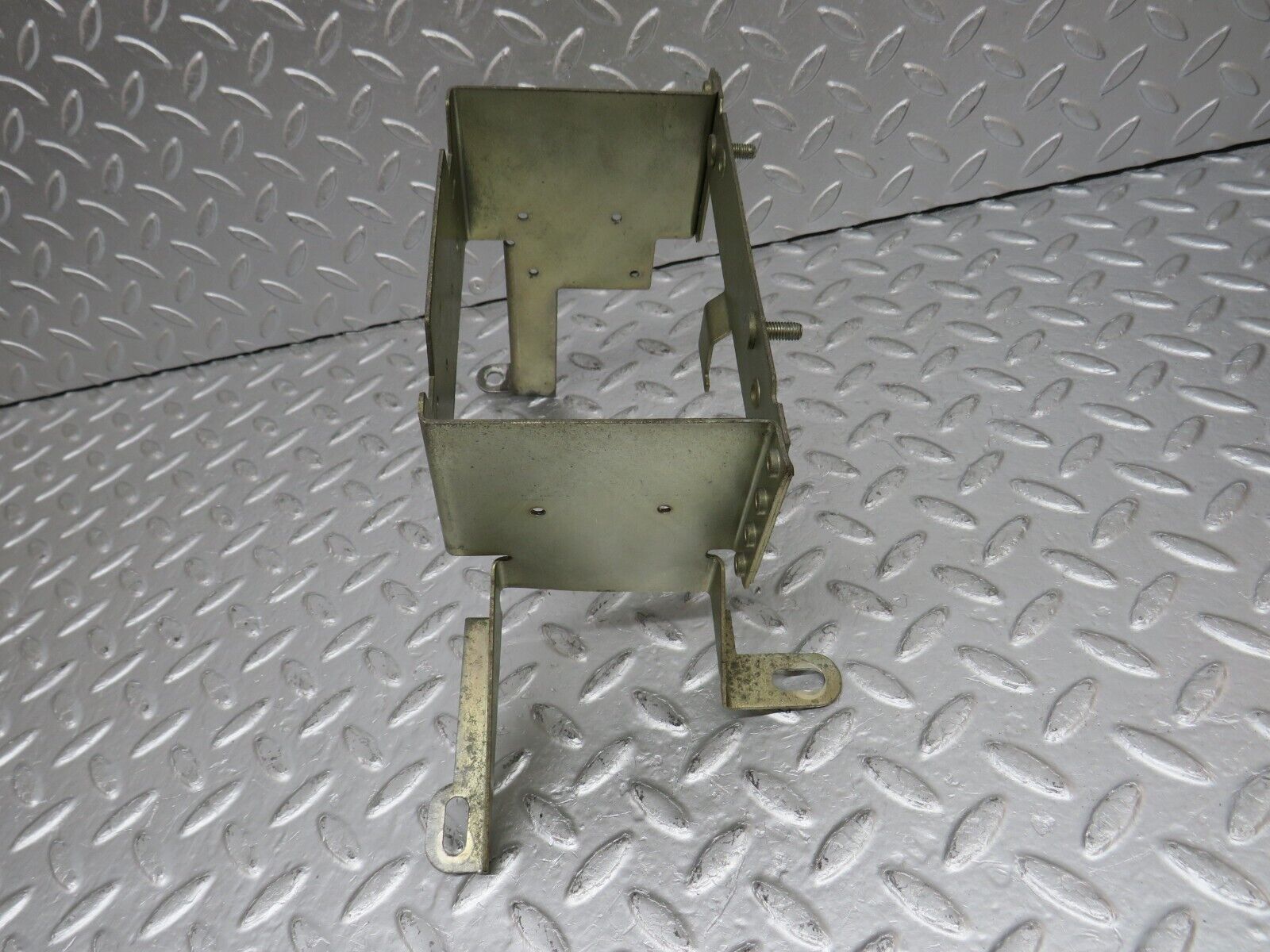 33310 Mercedes-Benz W202 C180 ECU Holder Bracket