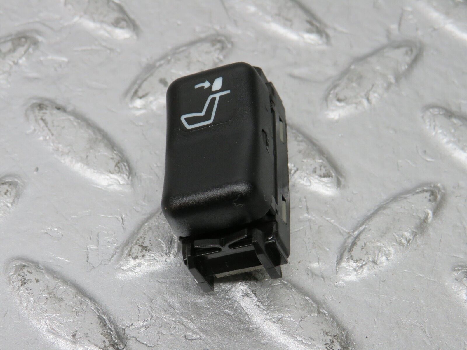 33331 Mercedes-Benz W202 C180 Head Rest Control Switch 1408205210