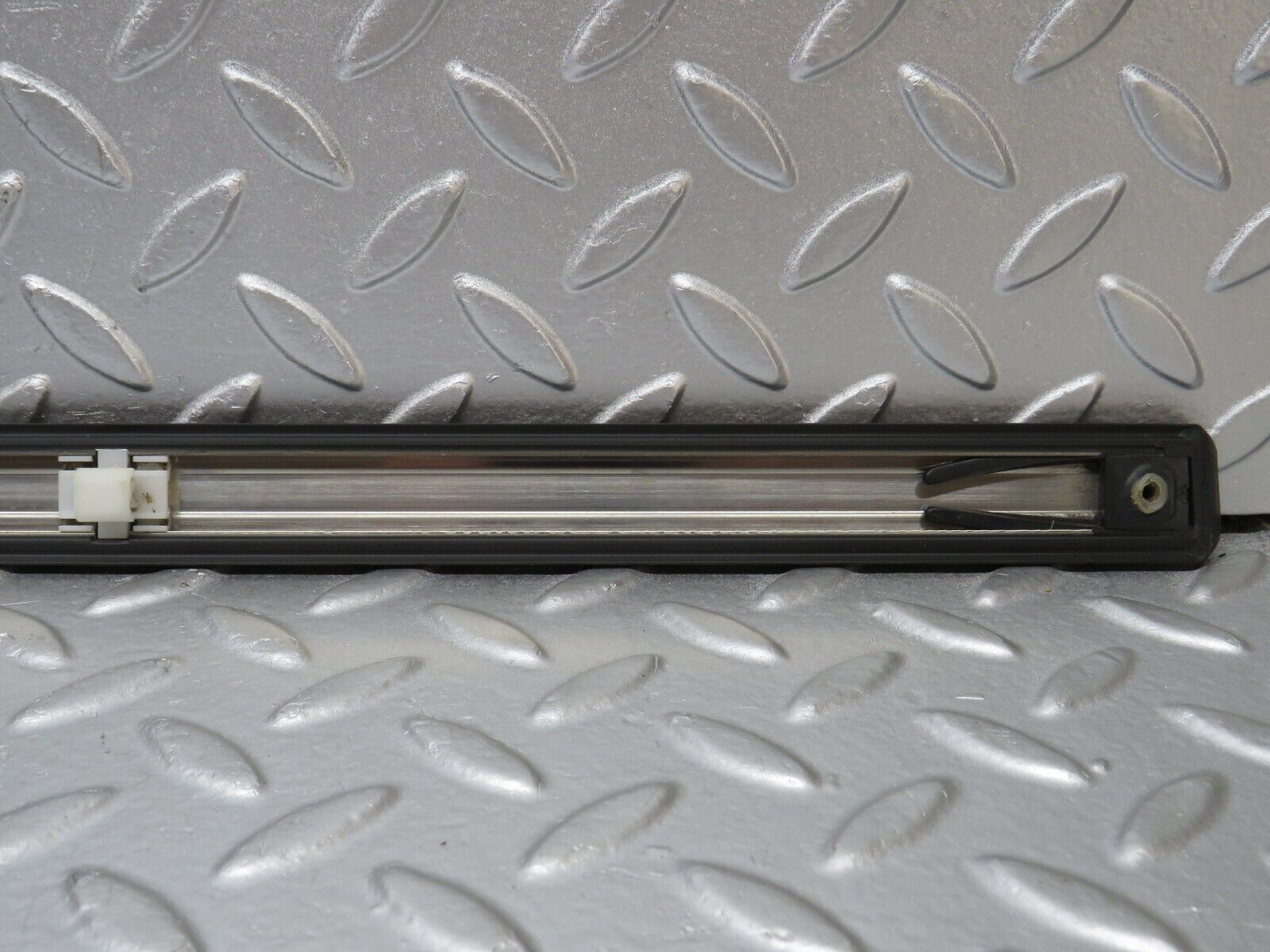 33843 Mercedes-Benz W201 190E 2.0L Front Right Door Centre Moulding Trim