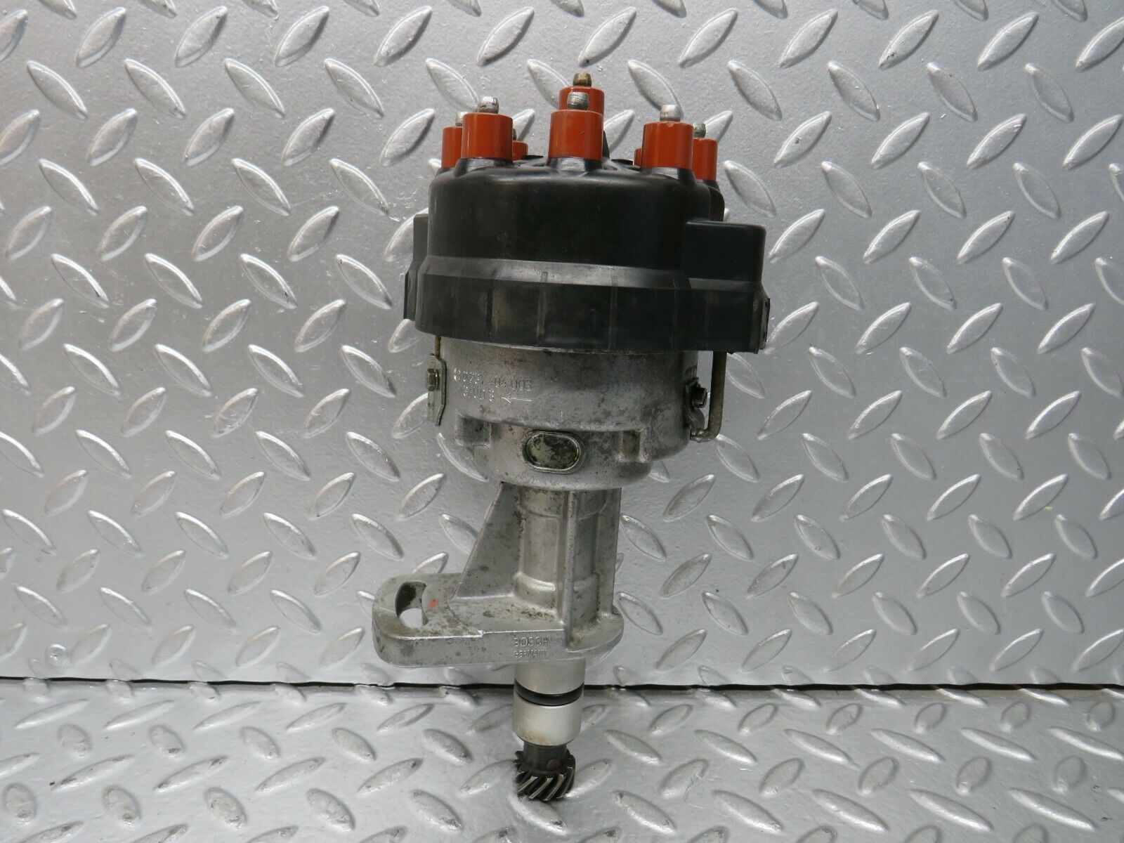 23332 Mercedes-Benz W116 350SE Ignition Distributor Bosch 0237404003