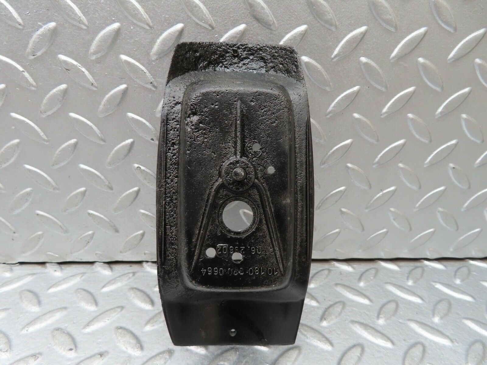 18884 Mercedes-Benz W121 190b Ponton Tail Light Housing 101808200664