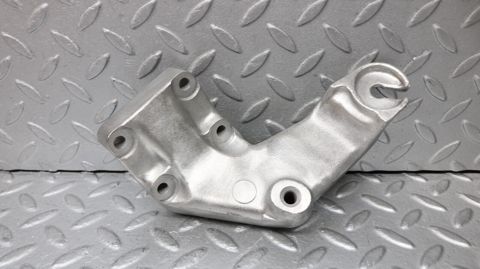 37221 Mercedes-Benz C126 420SEC Coupe Engine Mount Bracket Left 1162235004