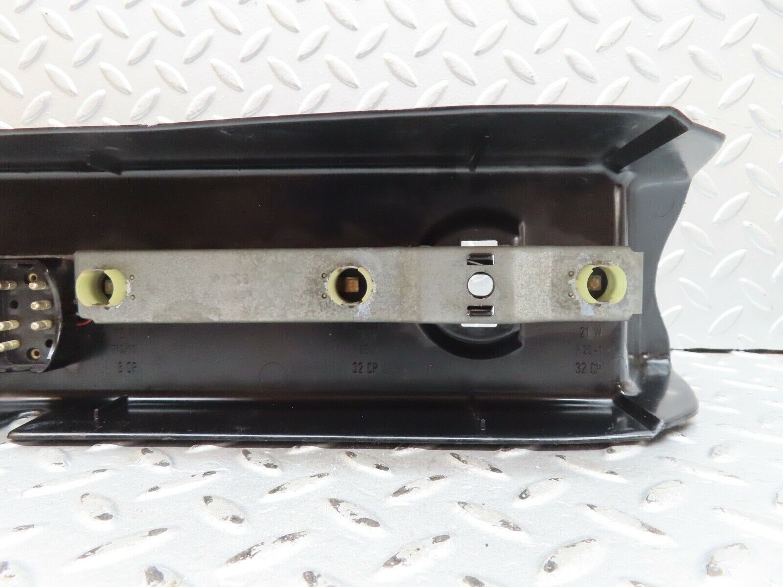 17580 Mercedes-Benz W116 450SEL Right Tail Light Bulb Holder