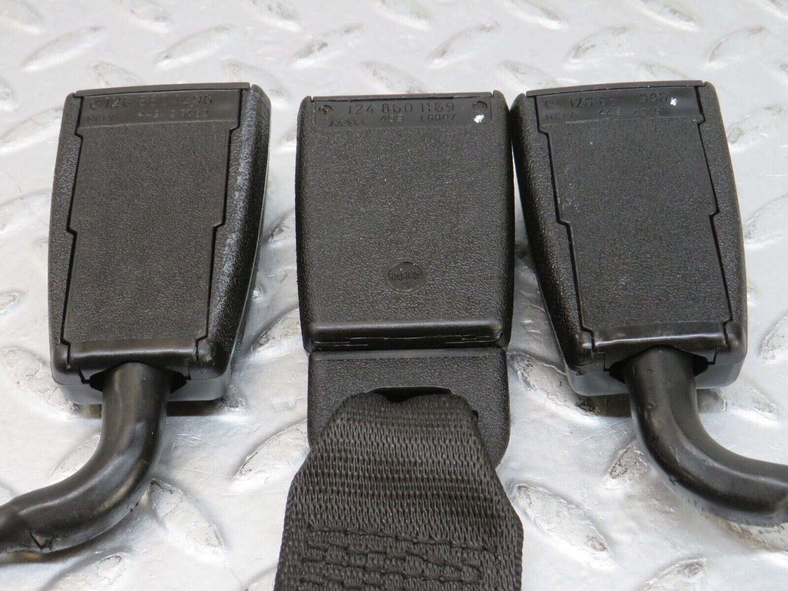 36319 Mercedes-Benz W126 420SE Rear Seat Belt Set & Buckles 1268601886 1248601169 1248601396