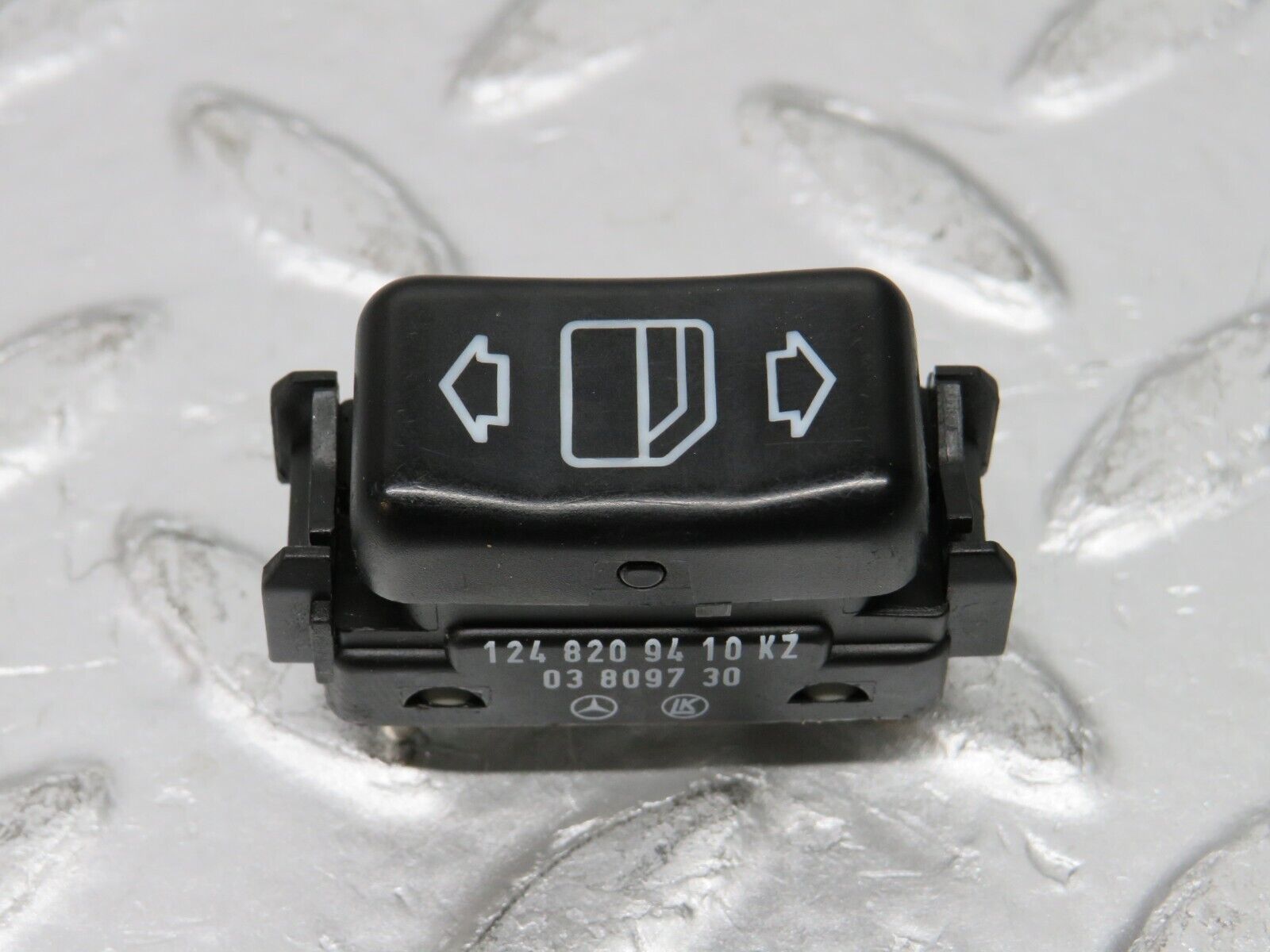 31382 Mercedes-Benz S124 220TE Electric Window Switch Right Side 1248209410