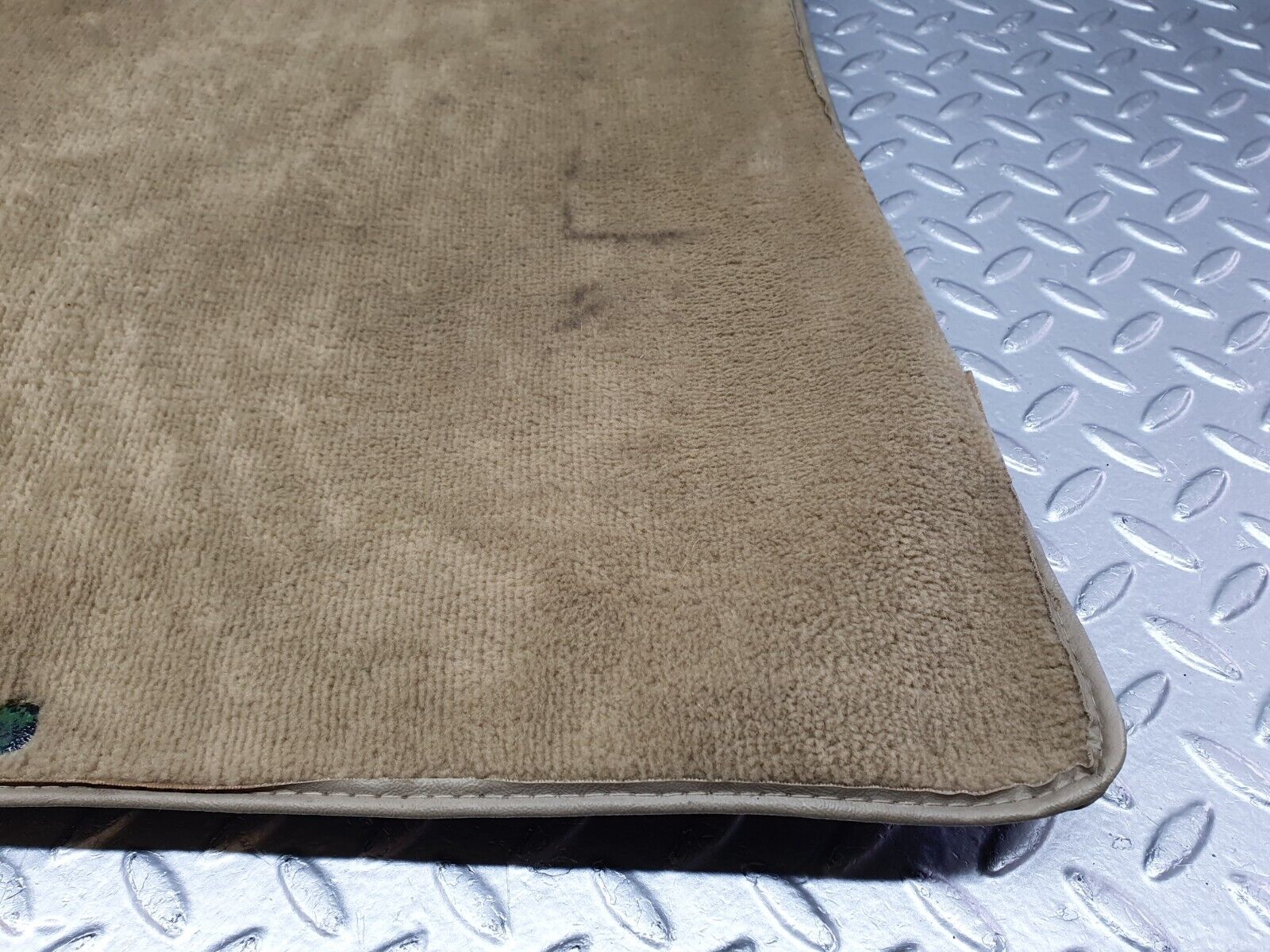 41137 Mercedes-Benz W126 300SE Front Left Floor Carpet Mat 1266846429