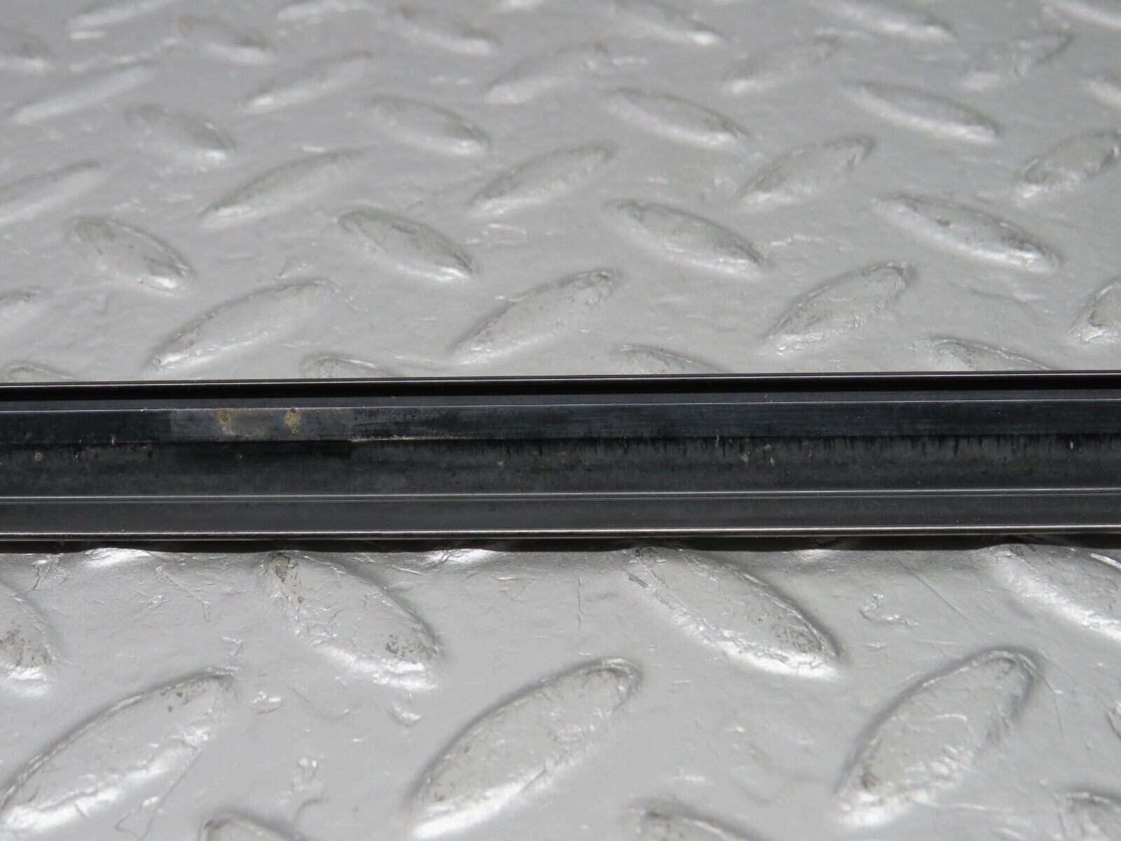 38523 Mercedes-Benz R129 280SL Coupe Right Door Window Moulding Trim