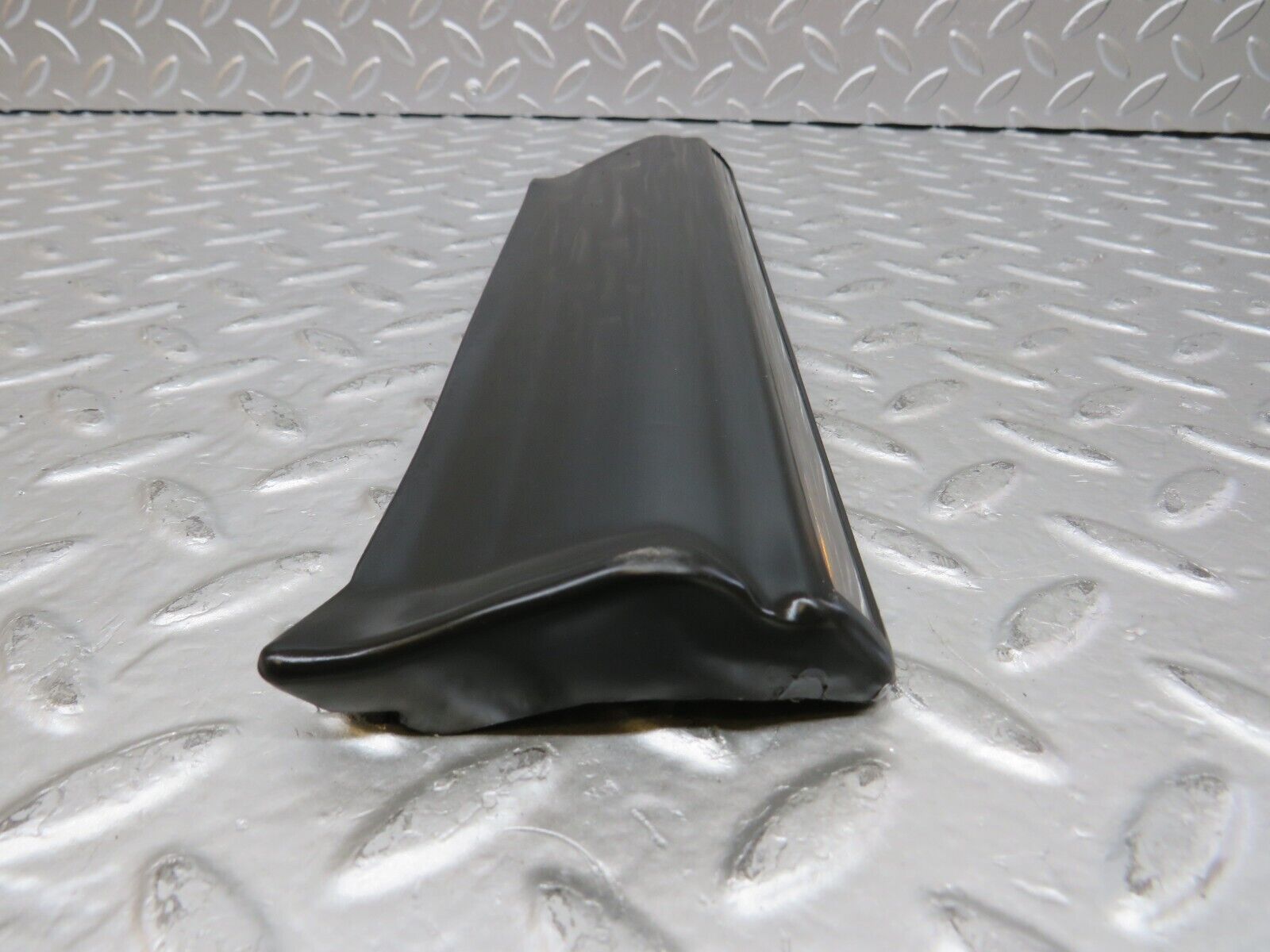 26787 Mercedes-Benz W123 240D Front Left Fender Wing Lower Moulding Trim