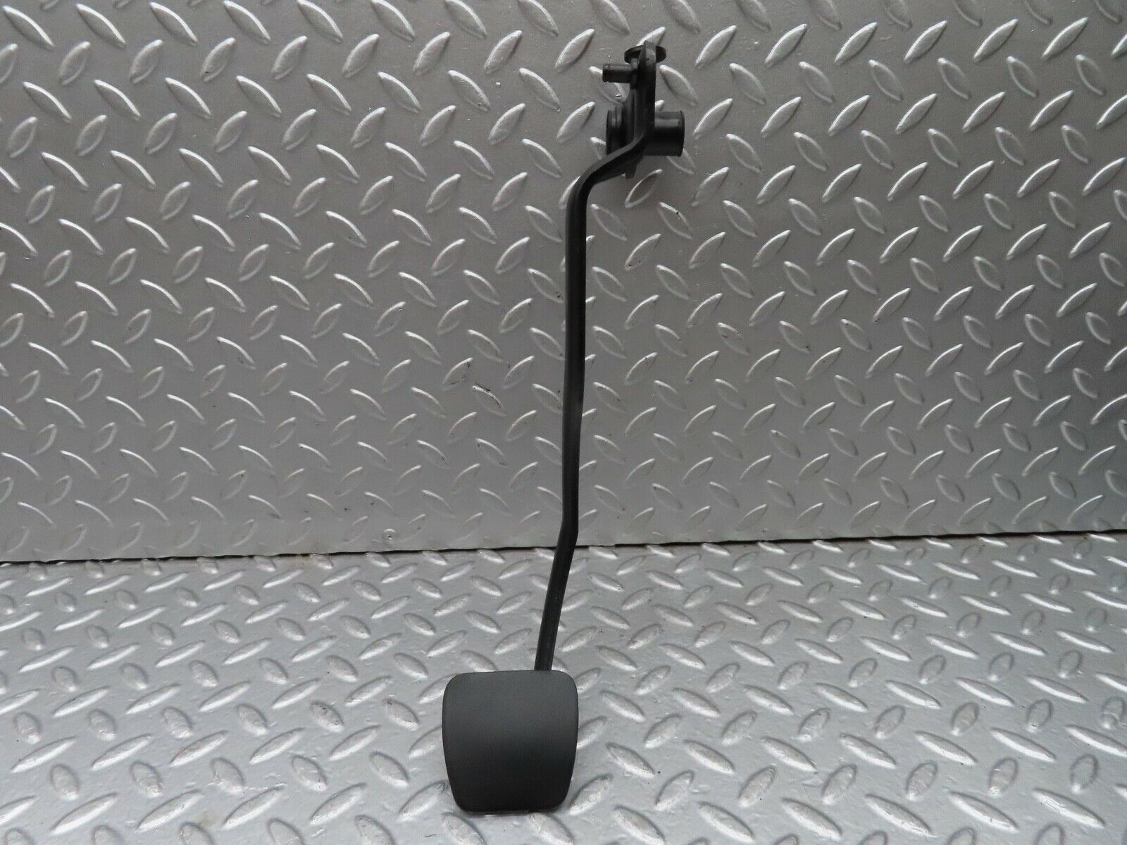 18246 Mercedes-Benz W111 220SE Coupe Clutch Pedal