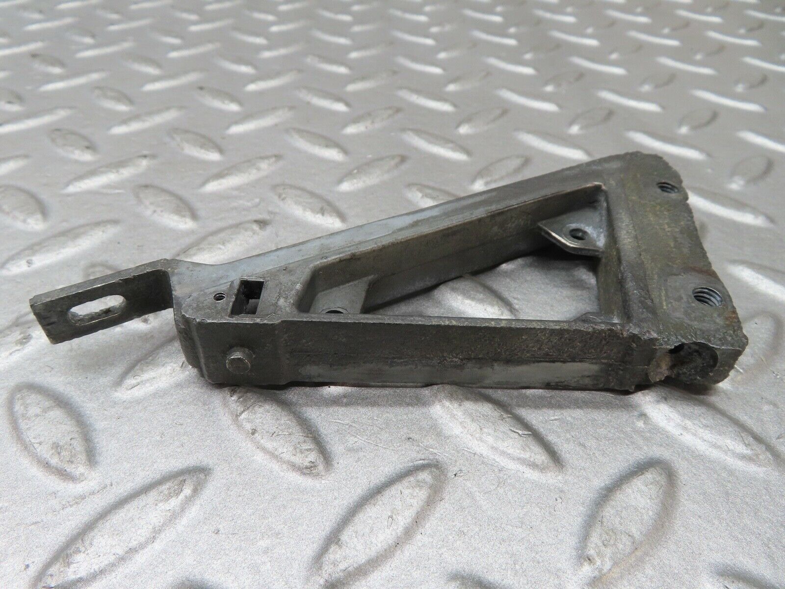 17557 Mercedes-Benz W116 450SEL Wing Mirror Bracket 1167250041