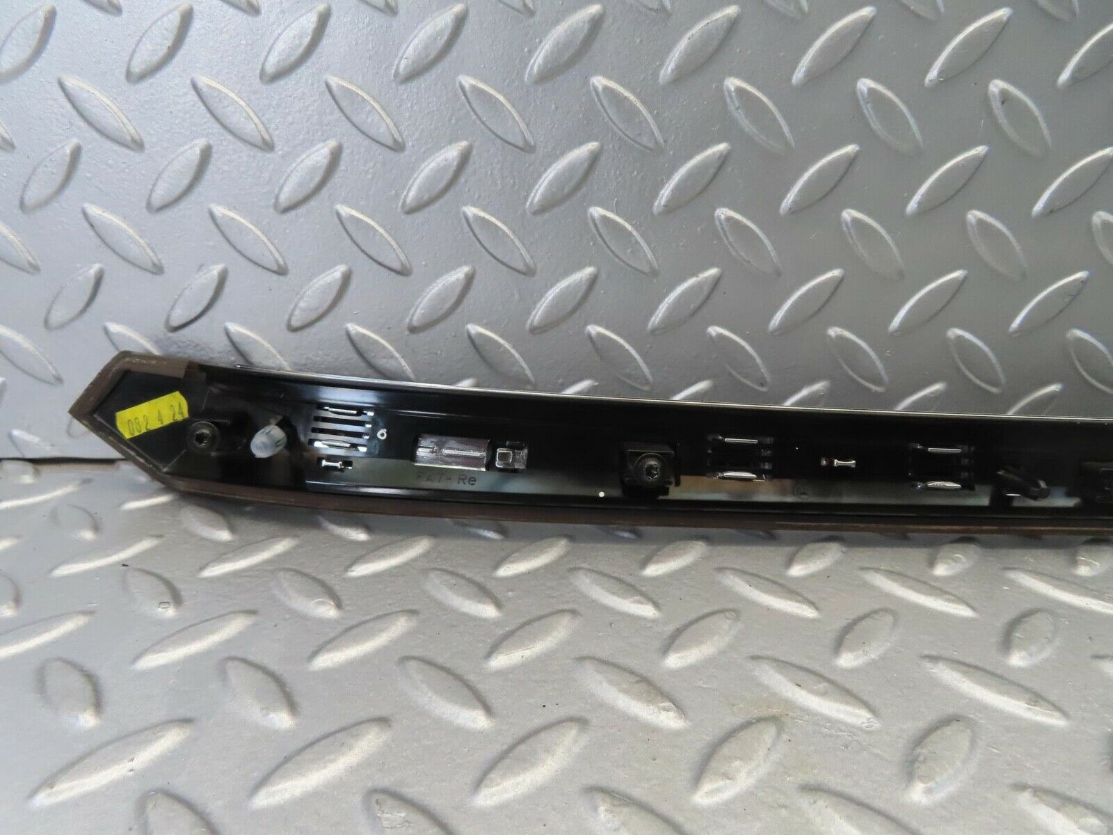 11101 Mercedes-Benz W221 S320 Front Right Interior Wood Trim 2217200422