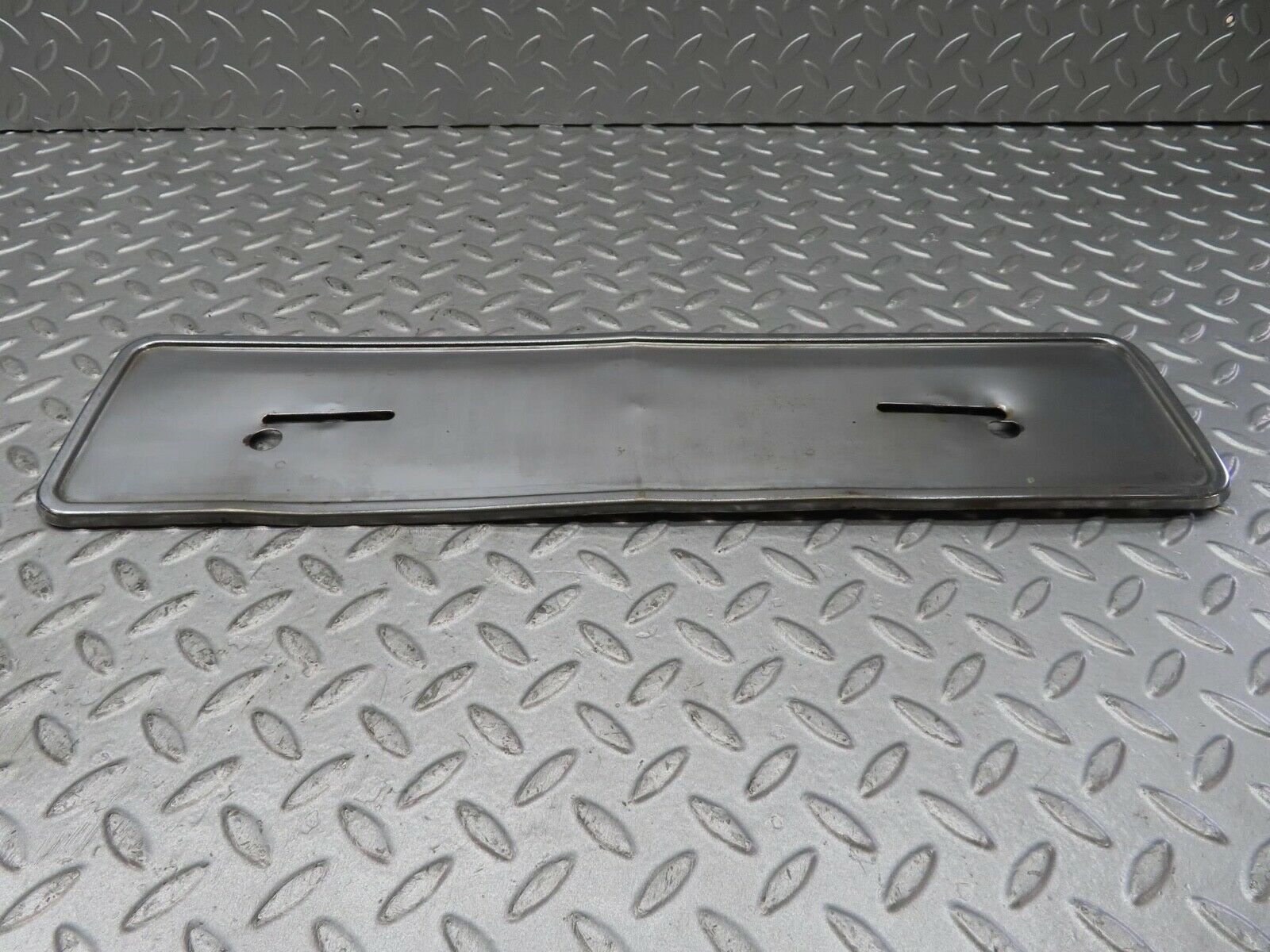 12612 Mercedes-Benz W108 280SE 3.5 Front number Plate Holder