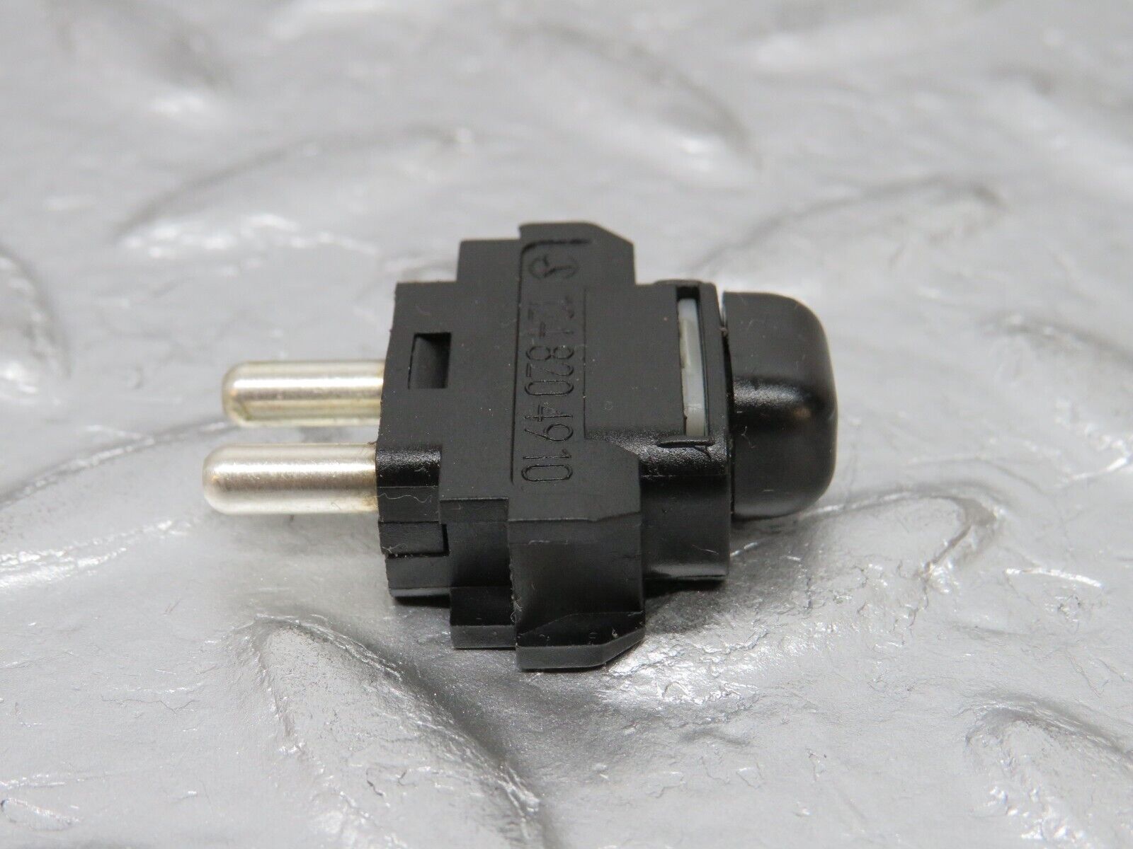 32404 Mercedes-Benz S124 300TE Wagon Child Lock Control Switch 1248204910