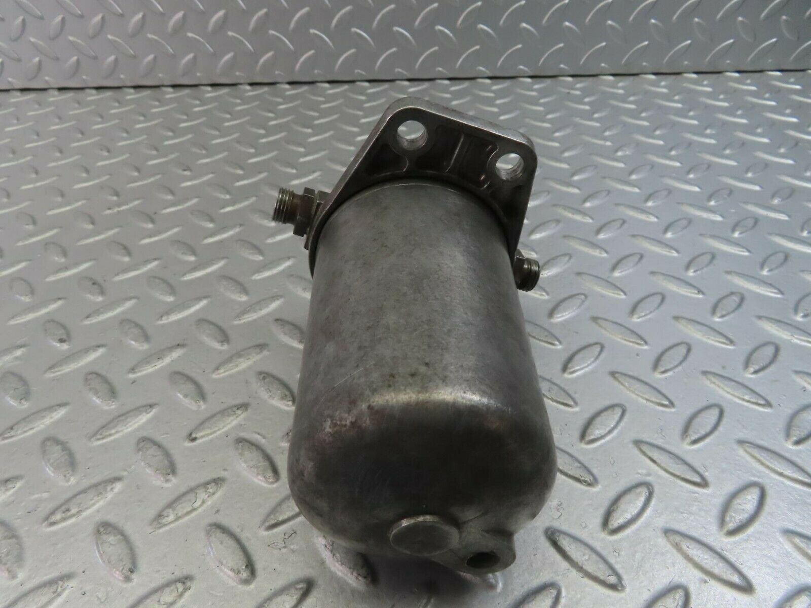 10174 Mercedes-Benz W111 280SE Fuel Filter Housing Bosch 0450108003