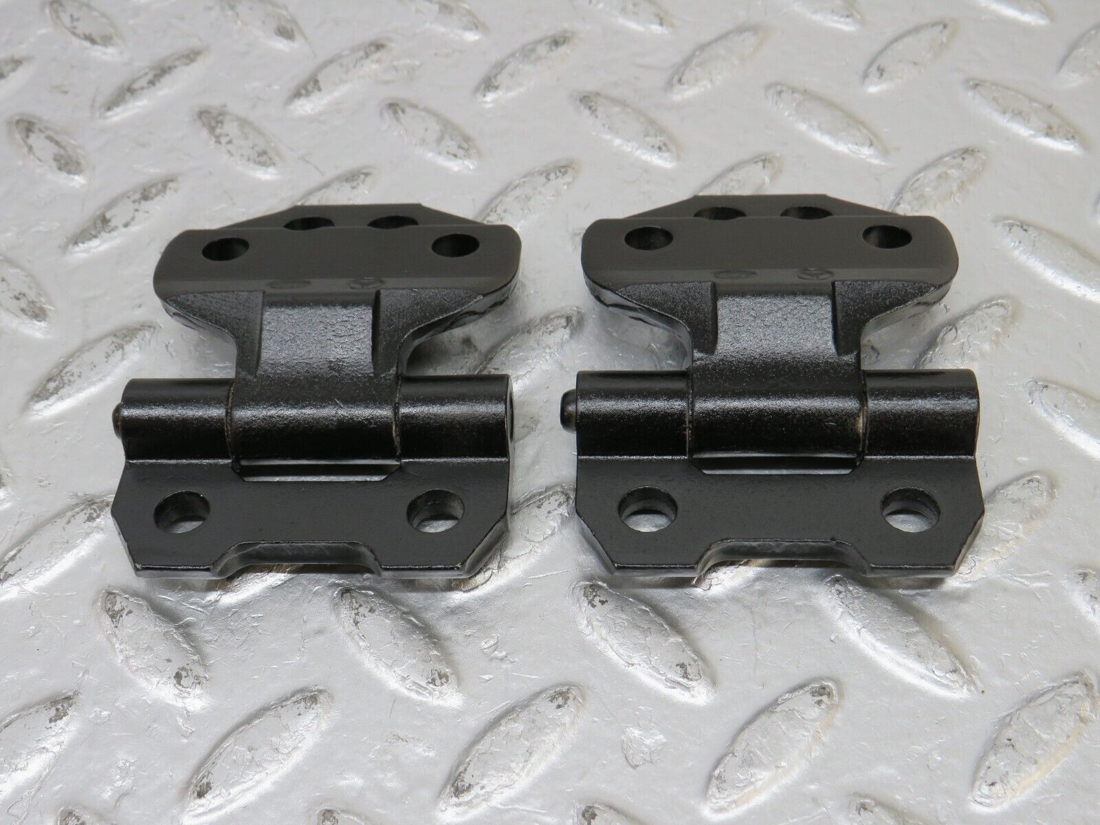 33895 Mercedes-Benz W124 260E Door Hinge Right Side