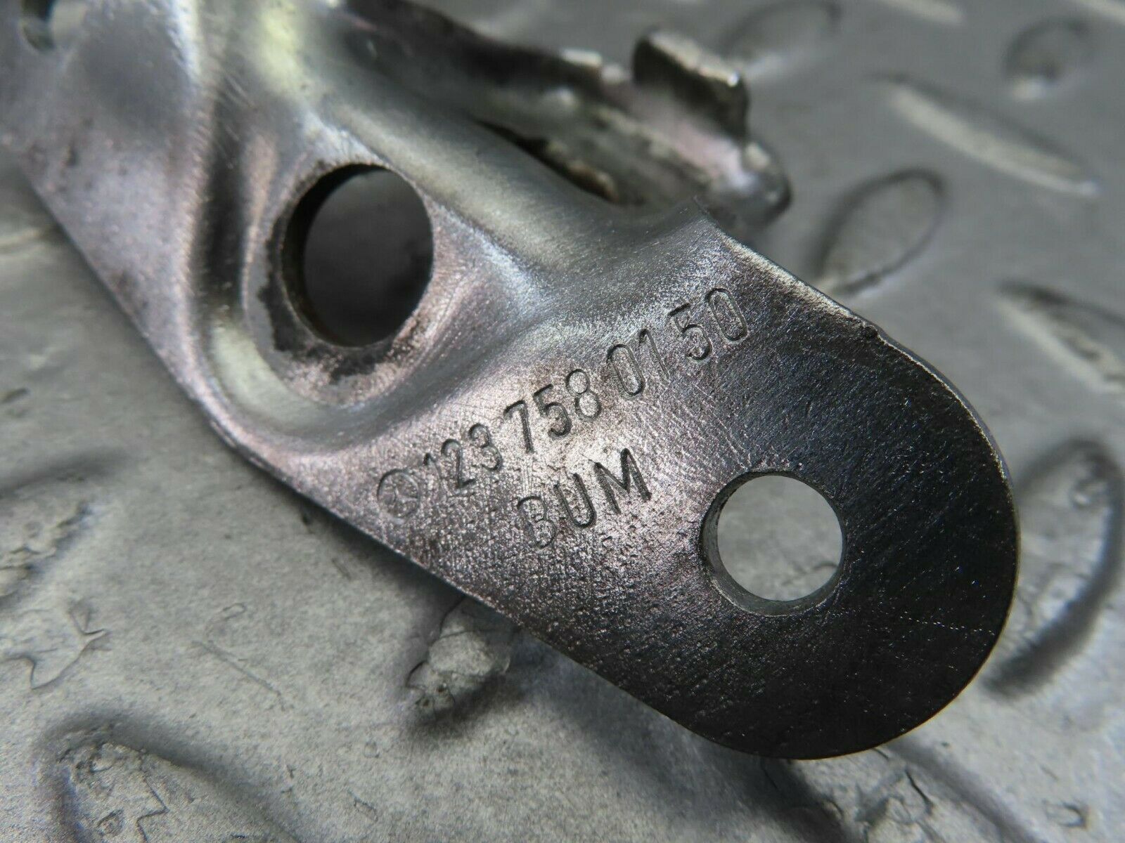 9678 Mercedes-Benz C123 280CE Coupe Trunk Lock Latch 1237580150