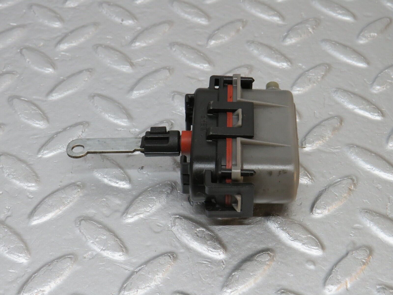 39737 Mercedes-Benz R129 320SL Coupe Heater Vacuum Actuator