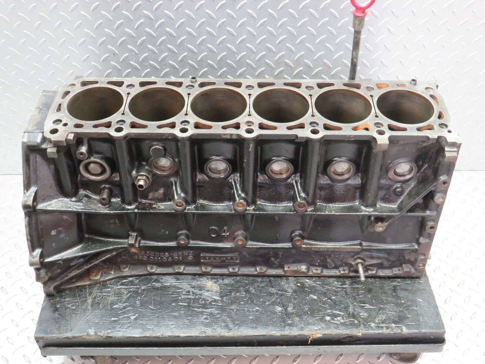 32725 Mercedes-Benz S124 300TE Wagon Engine Block M103.981 1030110401