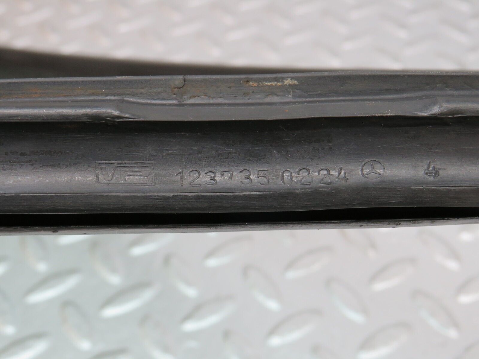 0626 Mercedes-Benz W123 230E Right Rear Door Quarter Glass 1237350224