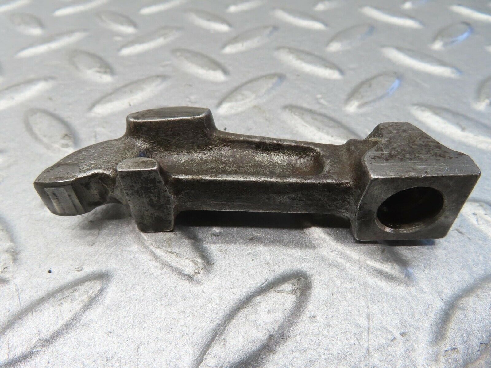 13374 Mercedes-Benz W111 230S Valve Rocker Arm With Retaining Spring