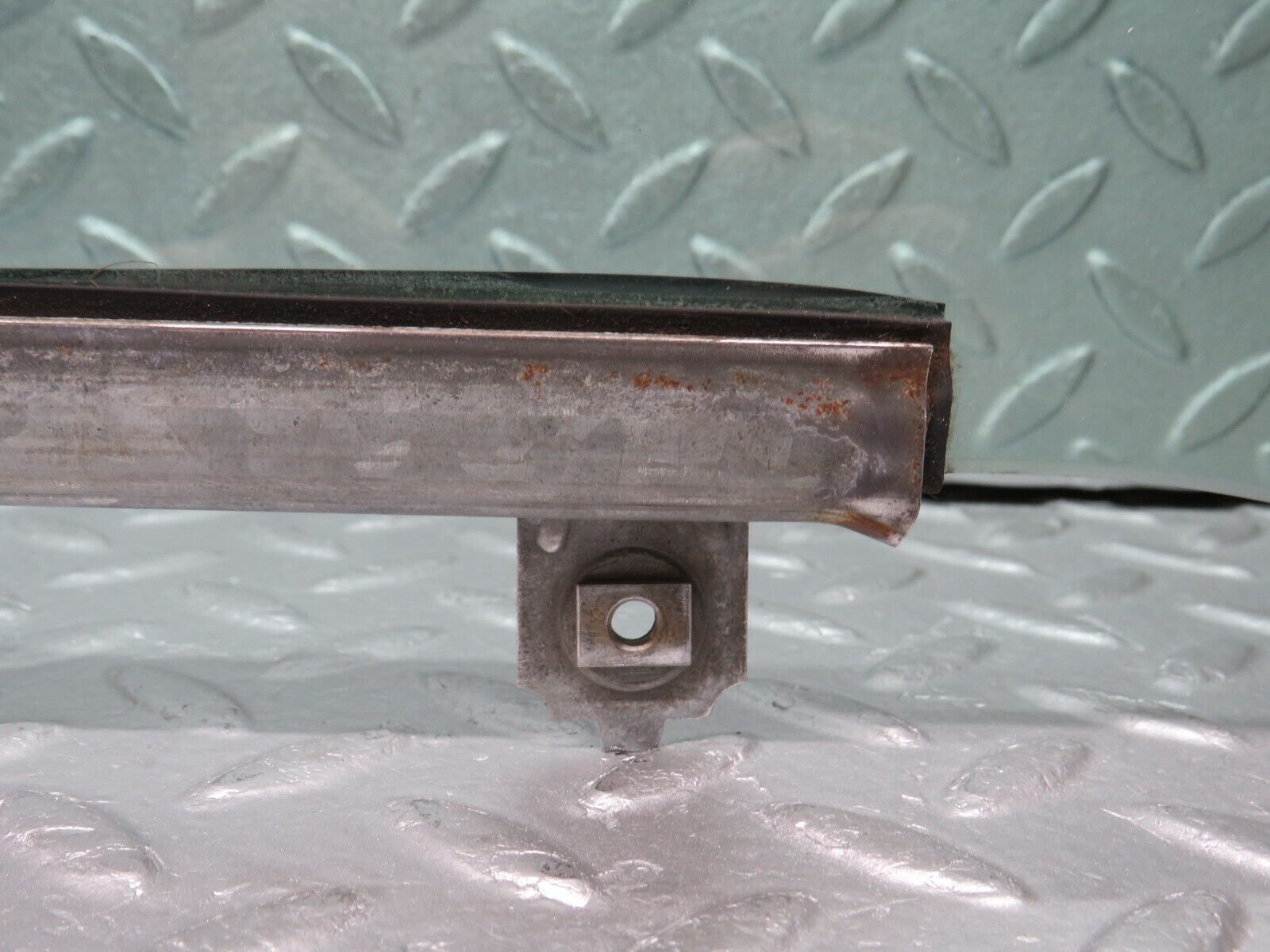 38229 Mercedes-Benz R129 280SL Coupe Right Door Window Glass