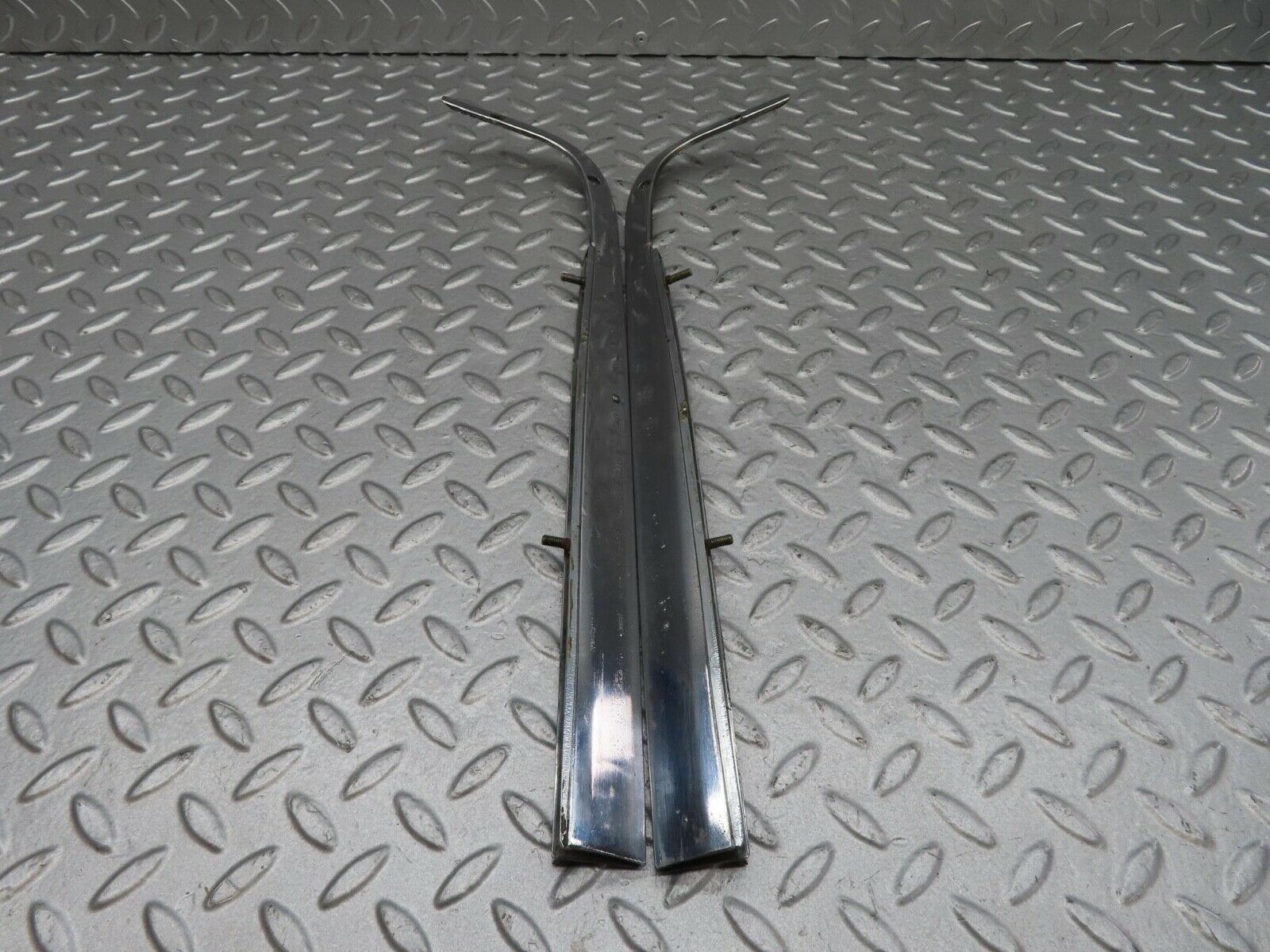 14331 Mercedes-Benz W116 350SE Trunk Chrome Moulding Trim Pair 1166900380