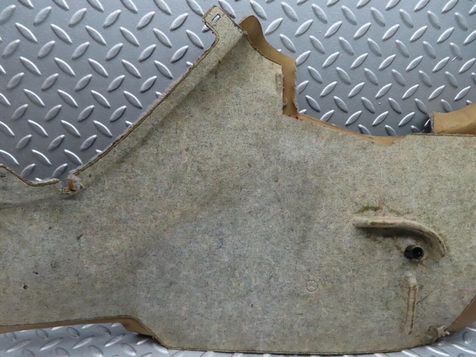 16524 Mercedes-Benz W124 260E Centre Console Carpet Left Side Grey