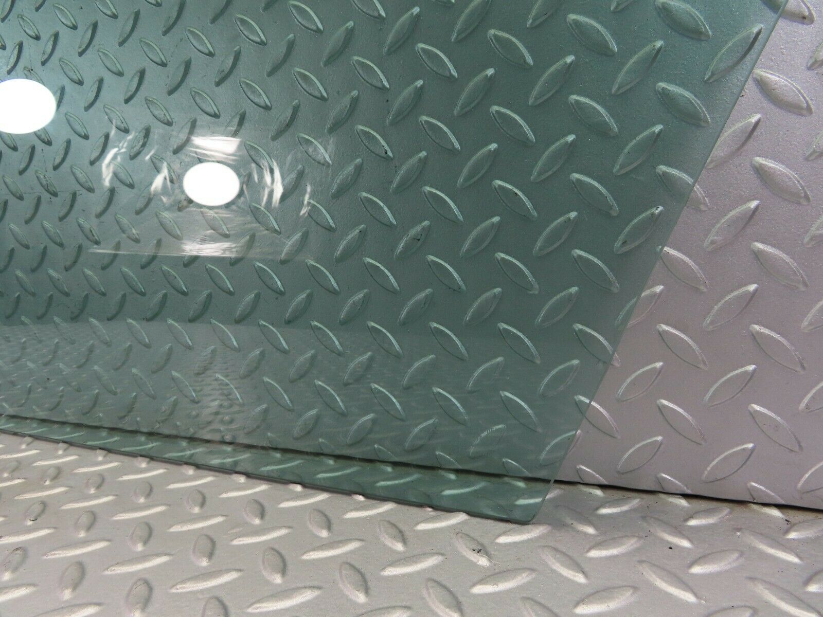 7695 Mercedes-Benz S123 230TE Wagon Rear Right Window Glass