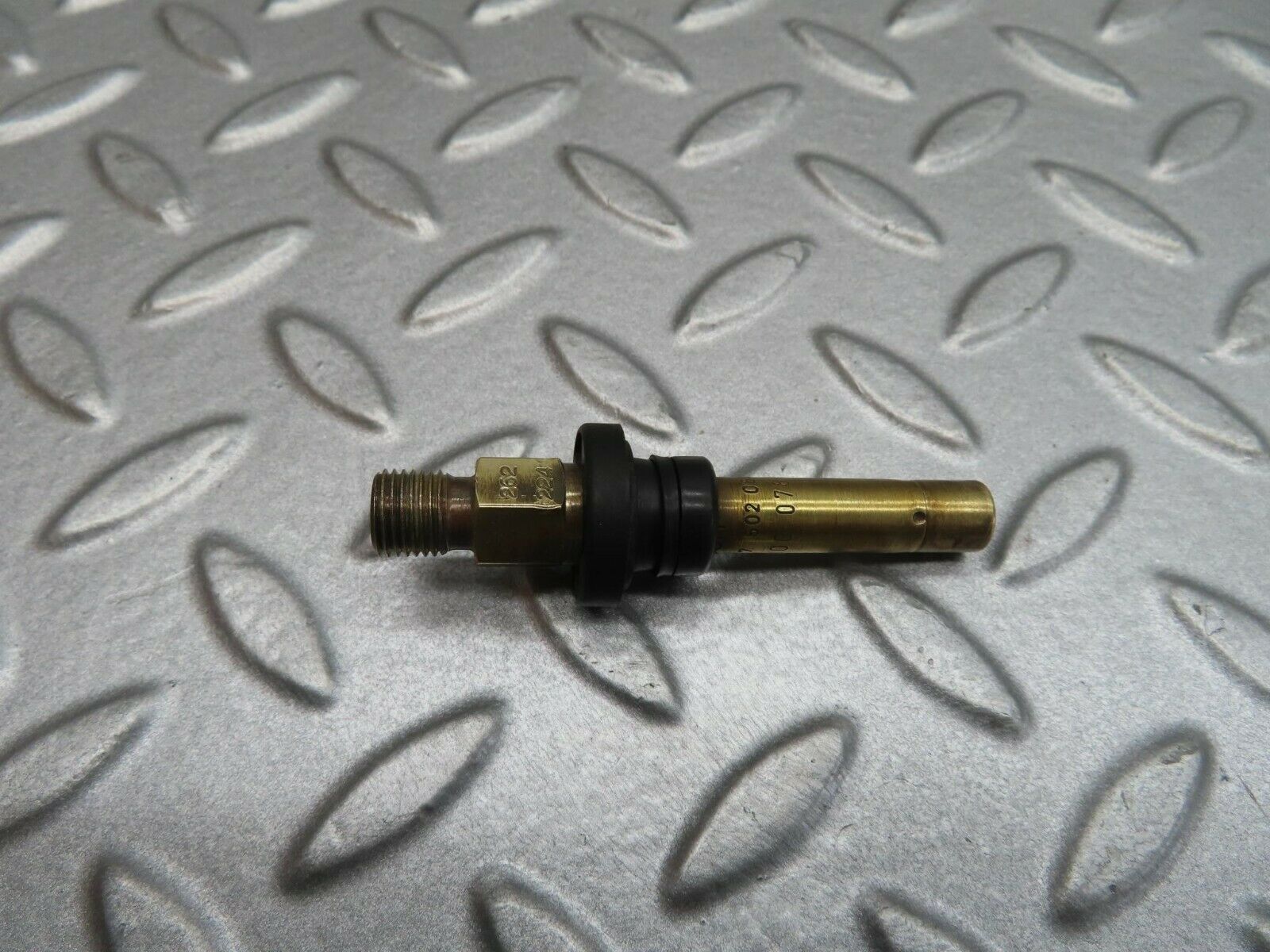 12169 Mercedes-Benz R129 300SL Coupe Fuel Injector 0437502054