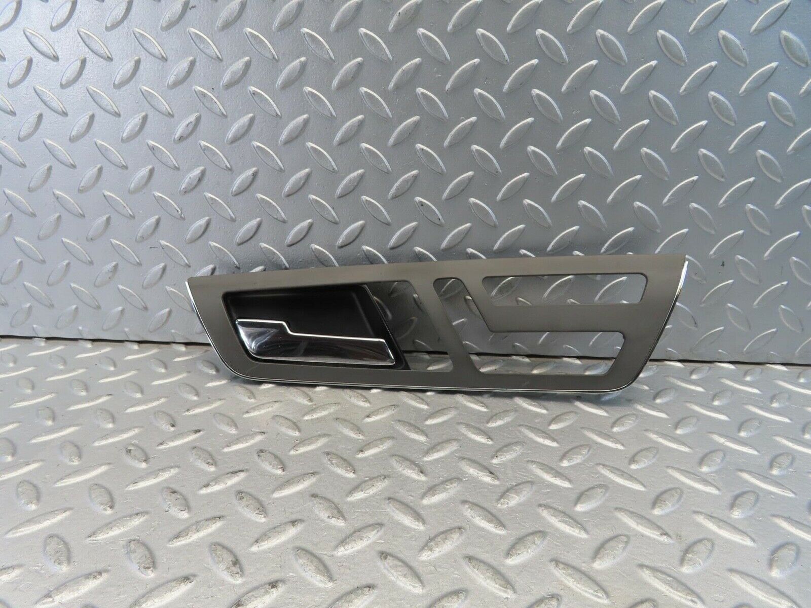 11107 Mercedes-Benz W221 S320 Front Left Door Handle 2217205748