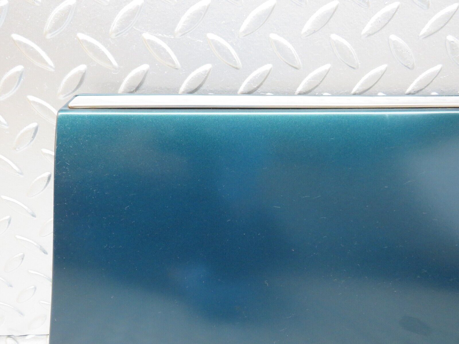 27657 Mercedes-Benz S124 300TE Front Right Fender Wing Moulding Trim 1246901440