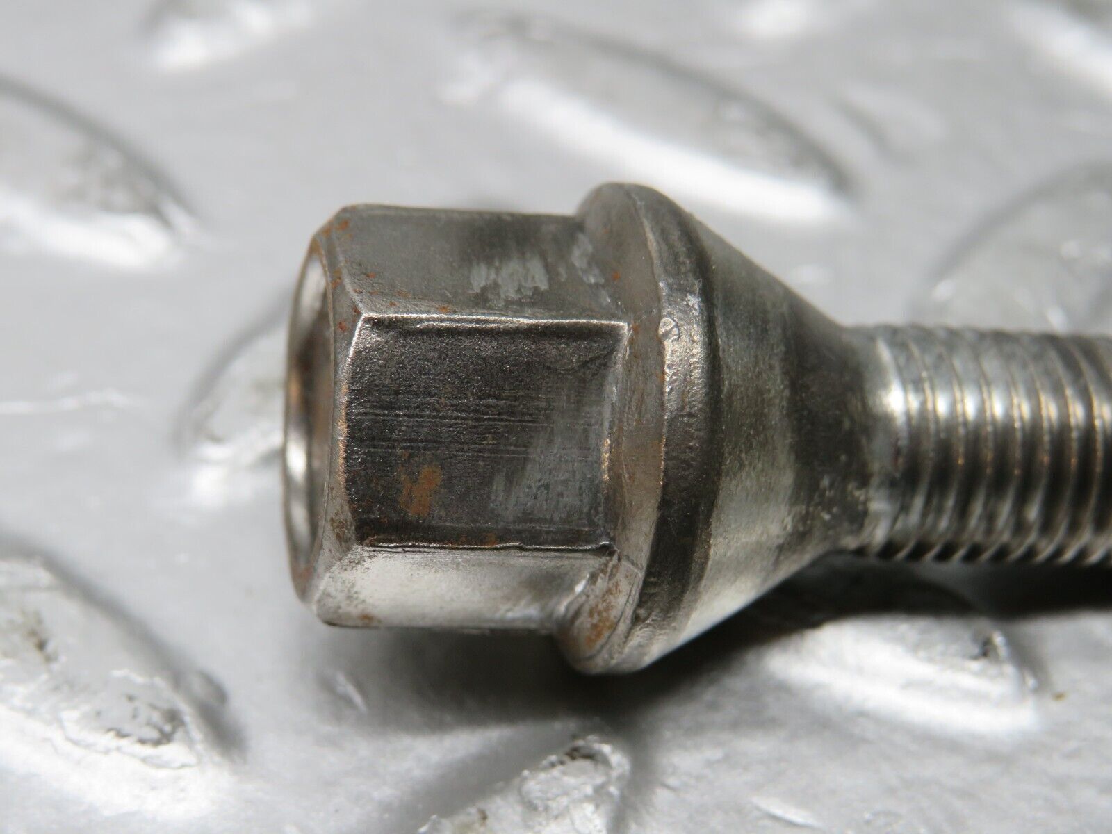 31863 Mercedes-Benz 5x Alloy Wheel Lug Bolt M12x1.5