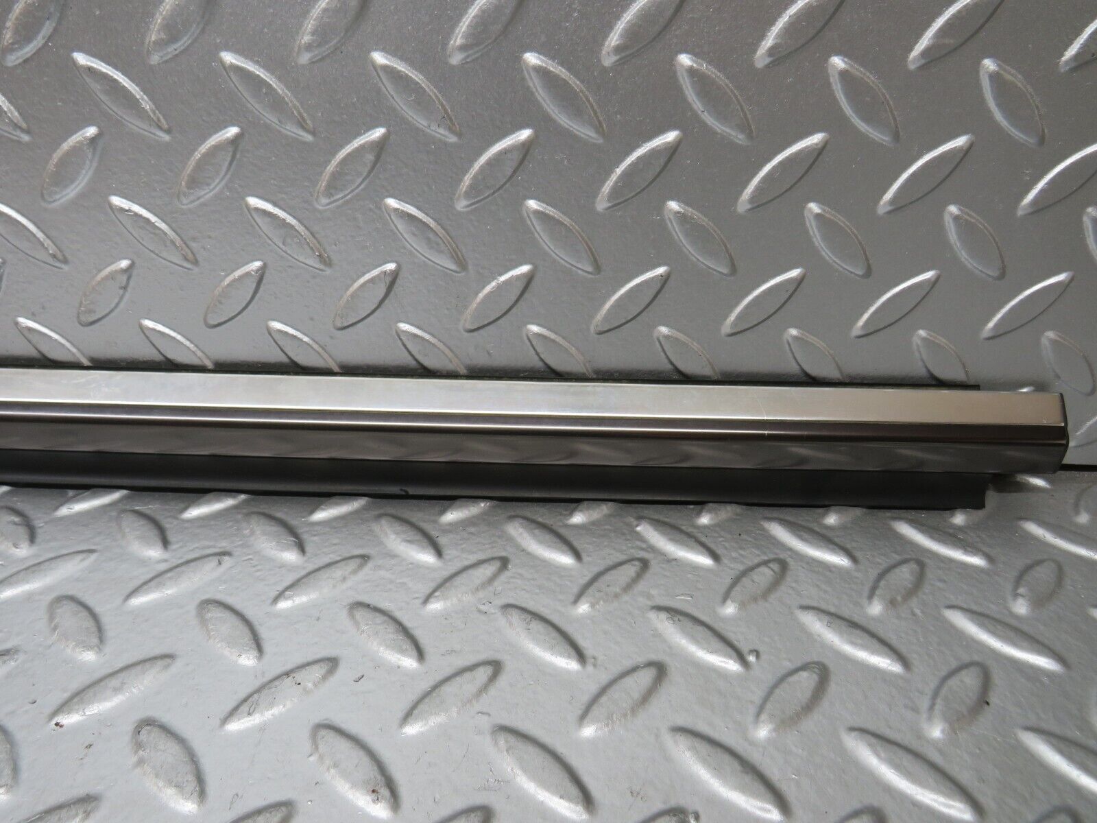 24888 Mercedes-Benz W140 SEL320 LWB Rear Left Door Moulding Trim