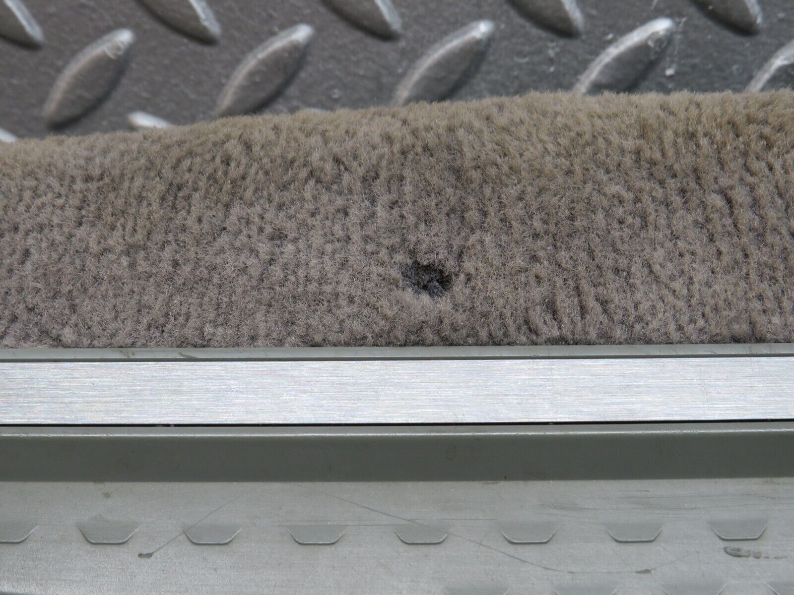 39366 Mercedes-Benz R129 320SL Coupe Left Door Sill Cover Grey 1296800135