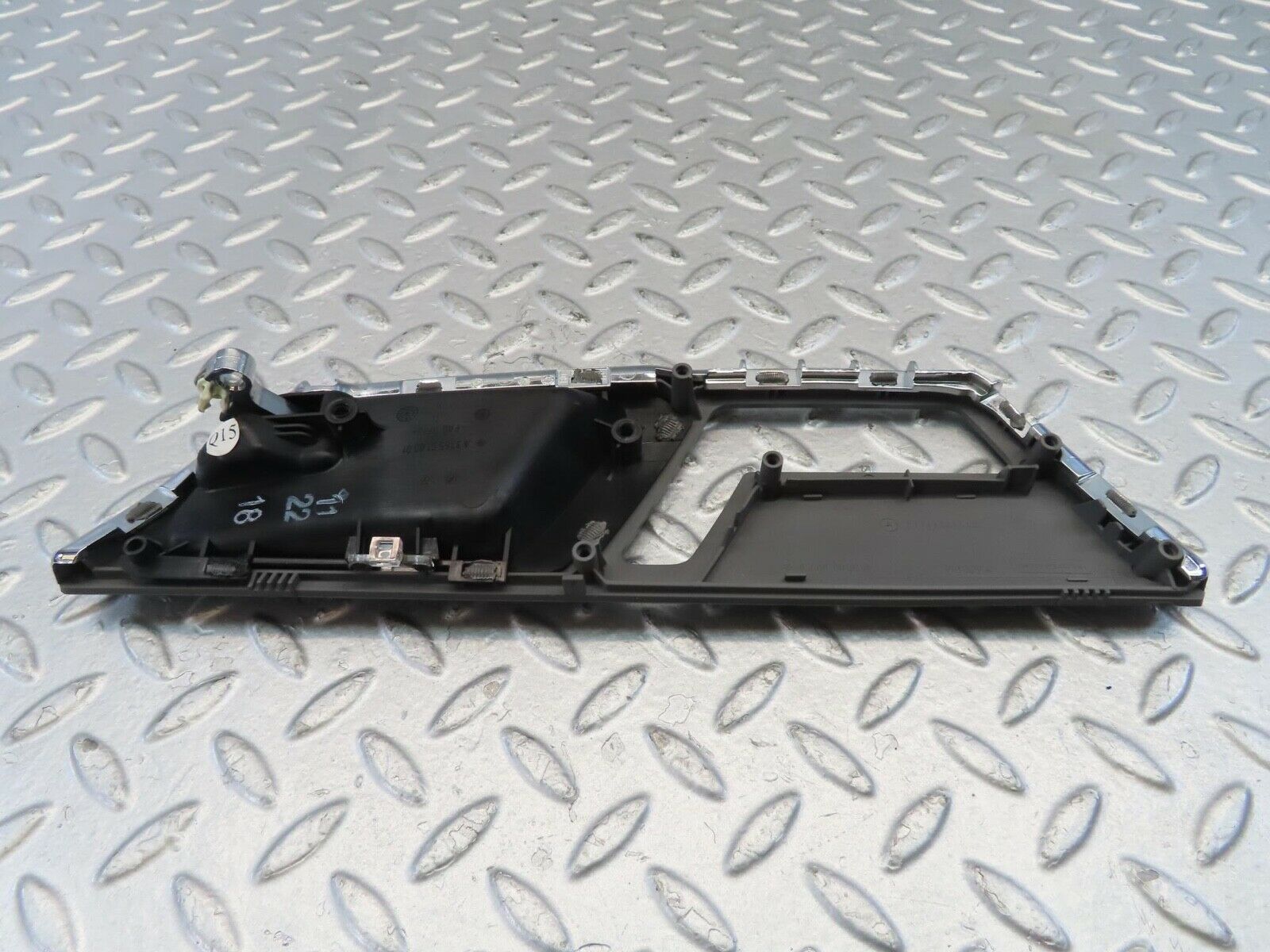 11108 Mercedes-Benz W221 S320 Rear Left Door Handle 2217304548