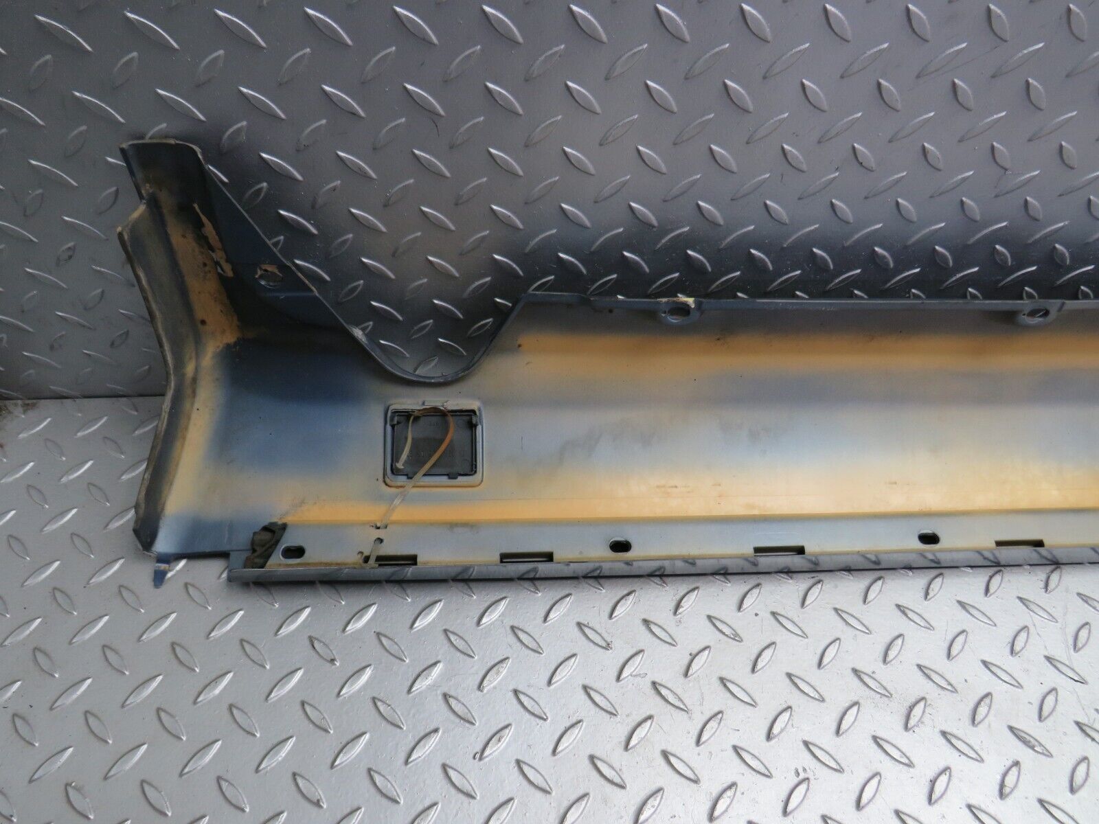 31916 Mercedes-Benz S124 220TE Wagon Side Skirt Right Side 1246902440