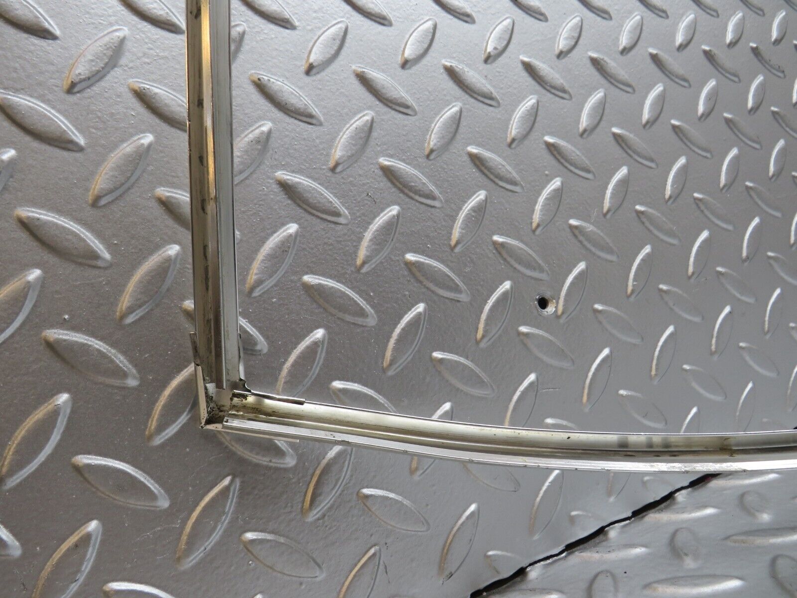 28240 Mercedes-Benz S123 240D Wagon Front Windscreen Chrome Frame