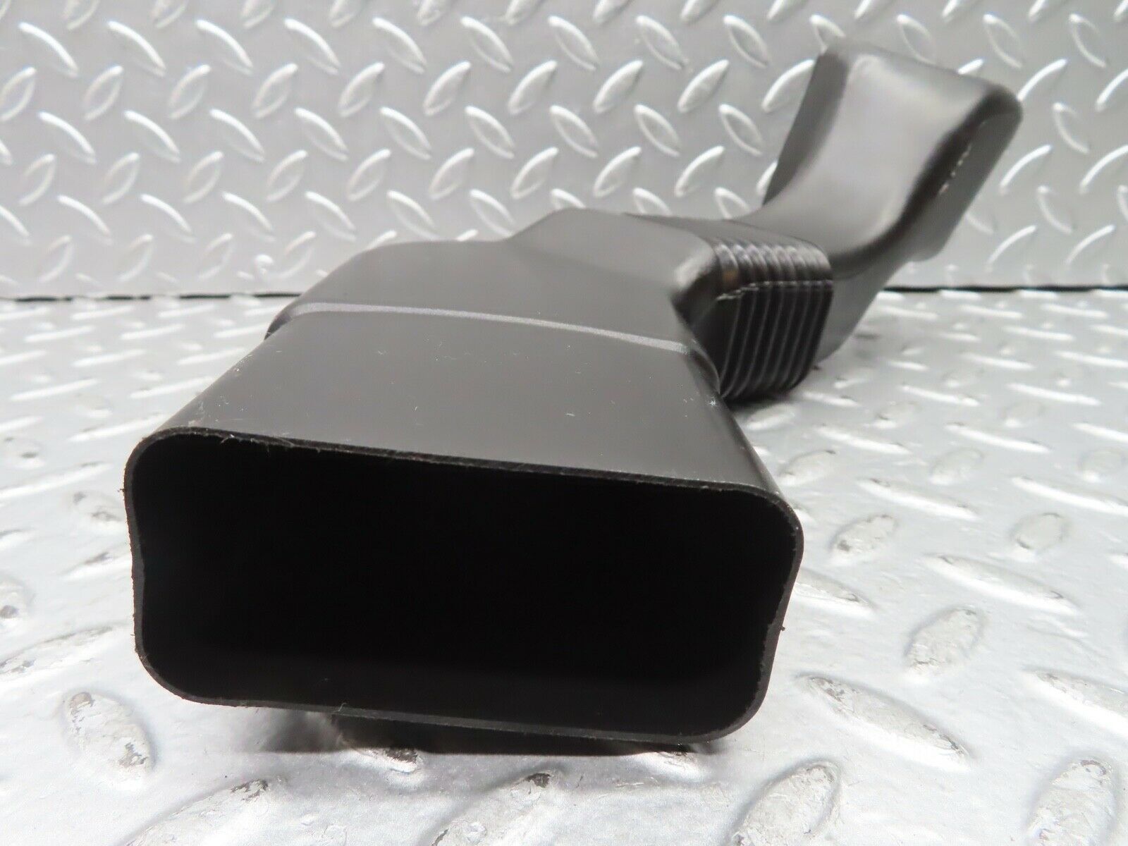 21563 Mercedes-Benz W126 300SE Air Duct Vent Left Side 1268312346