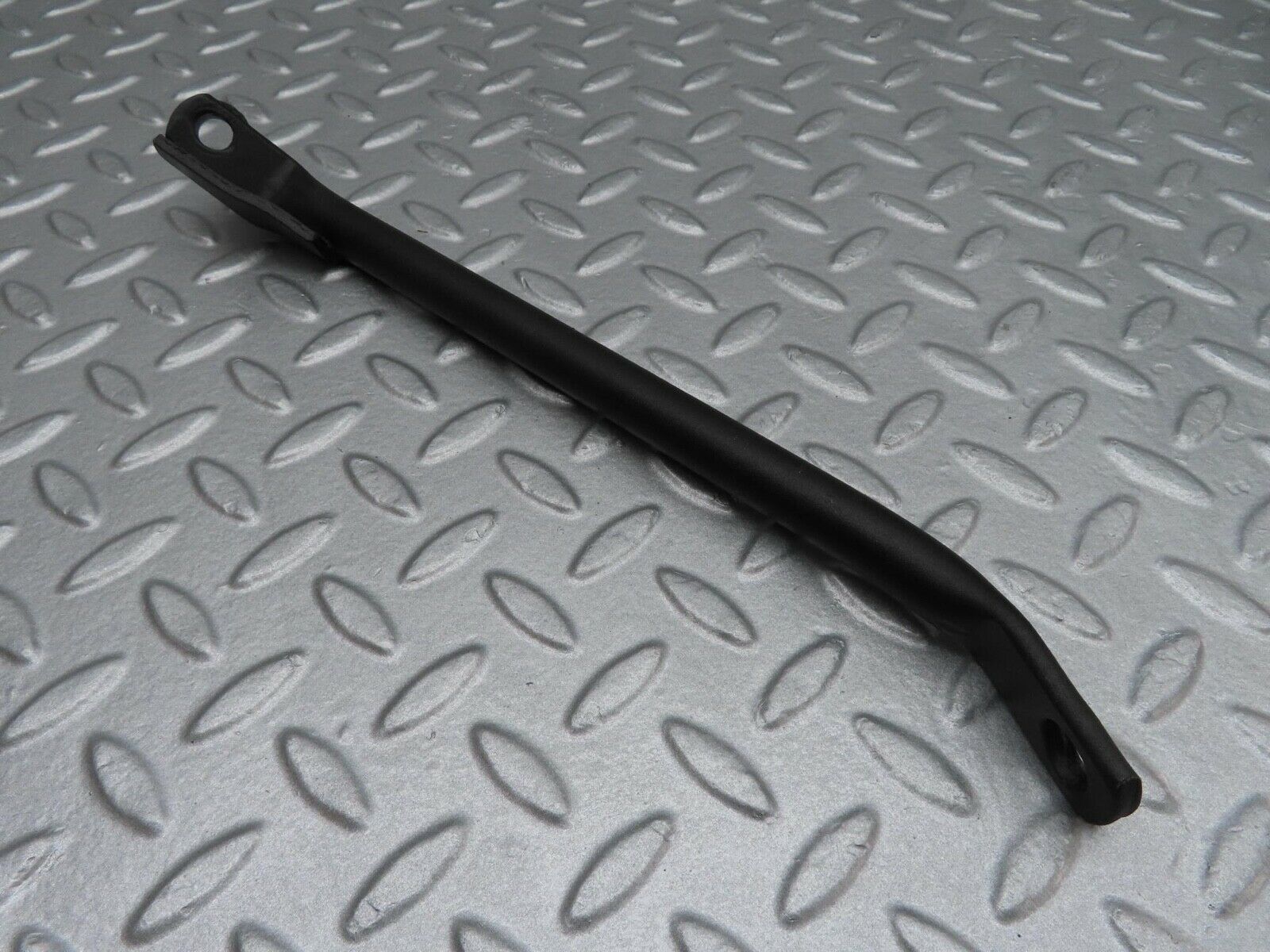 15977 Mercedes-Benz W123 280E Air Condition Compressor Holder