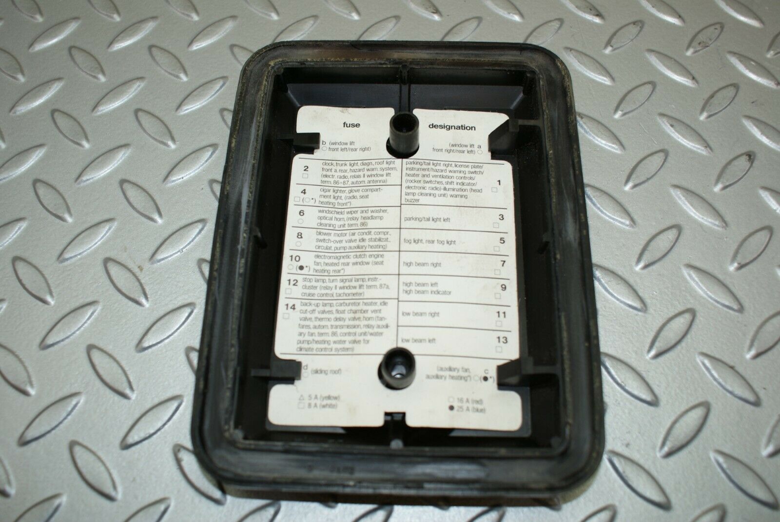 2940 Mercedes-Benz C123 280CE Coupe Fuse Box Cover Lid 1235400082